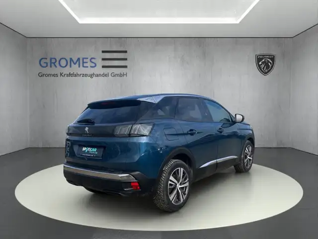 Peugeot 3008 view 3