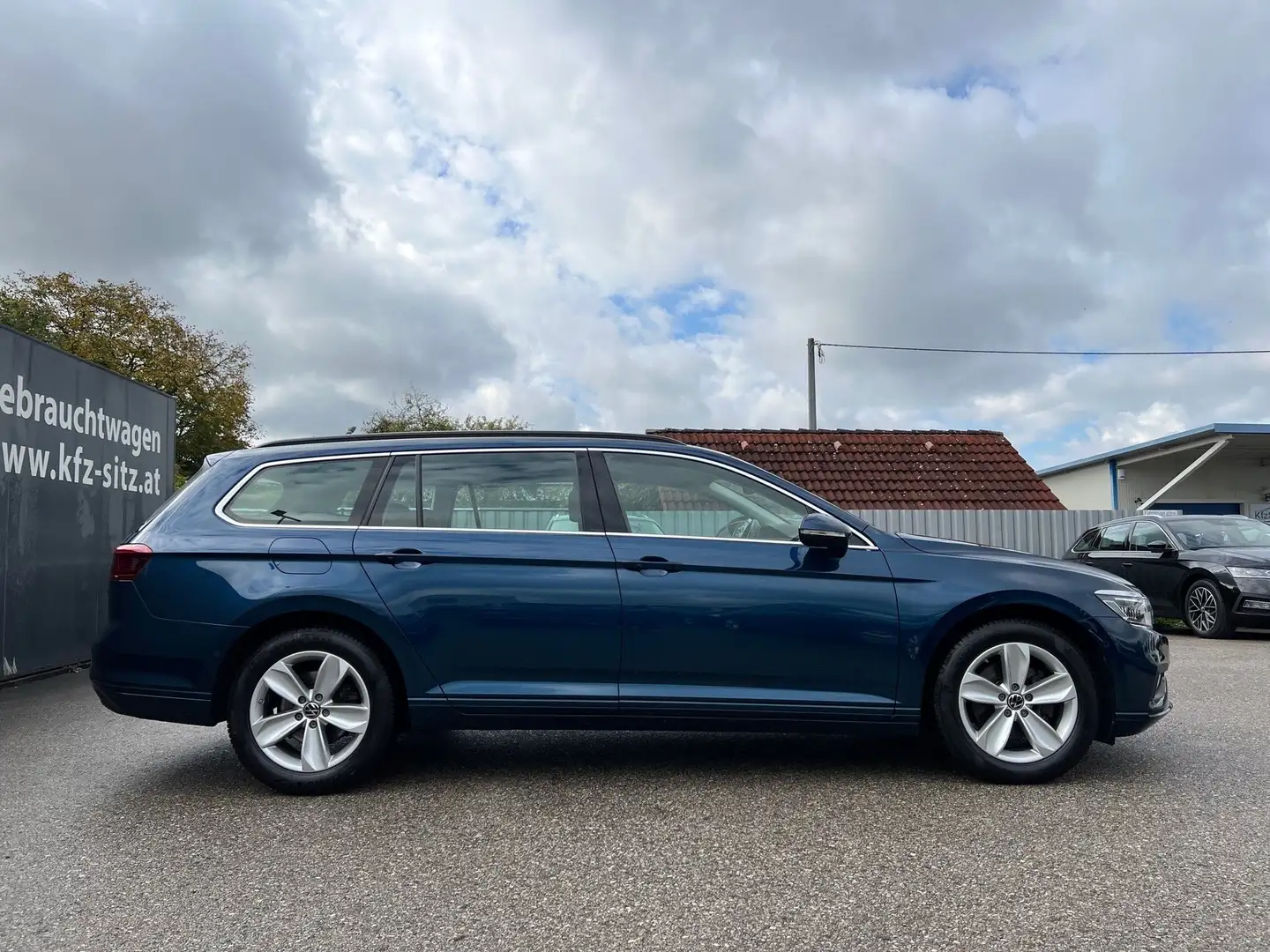 Volkswagen Passat Variant Business 2,0 TDI DSG | VIRTUAL*IQ LIGHT Blau - 2