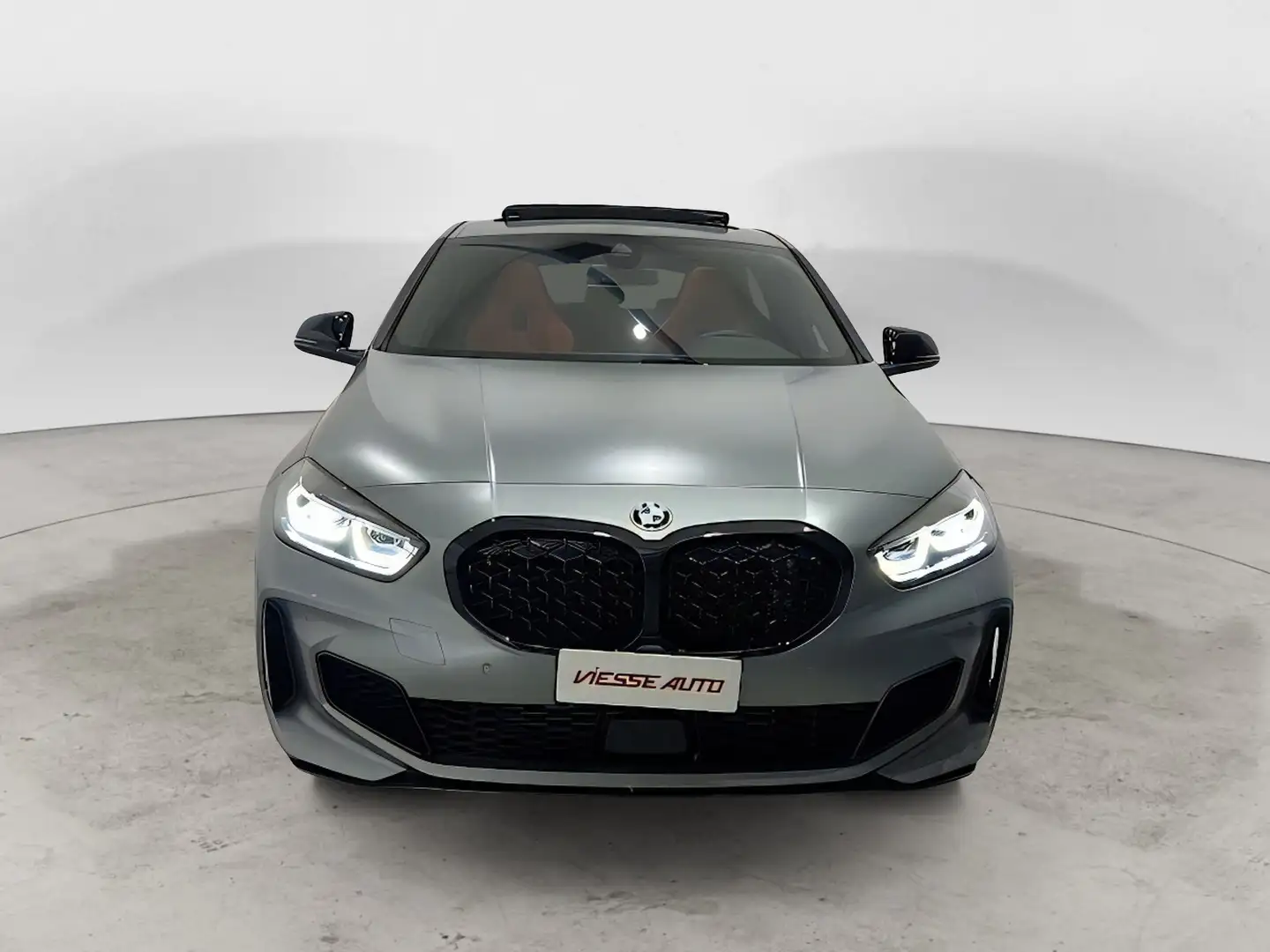 BMW 135 Serie 1 F40 M 135i xdrive auto Gris - 2