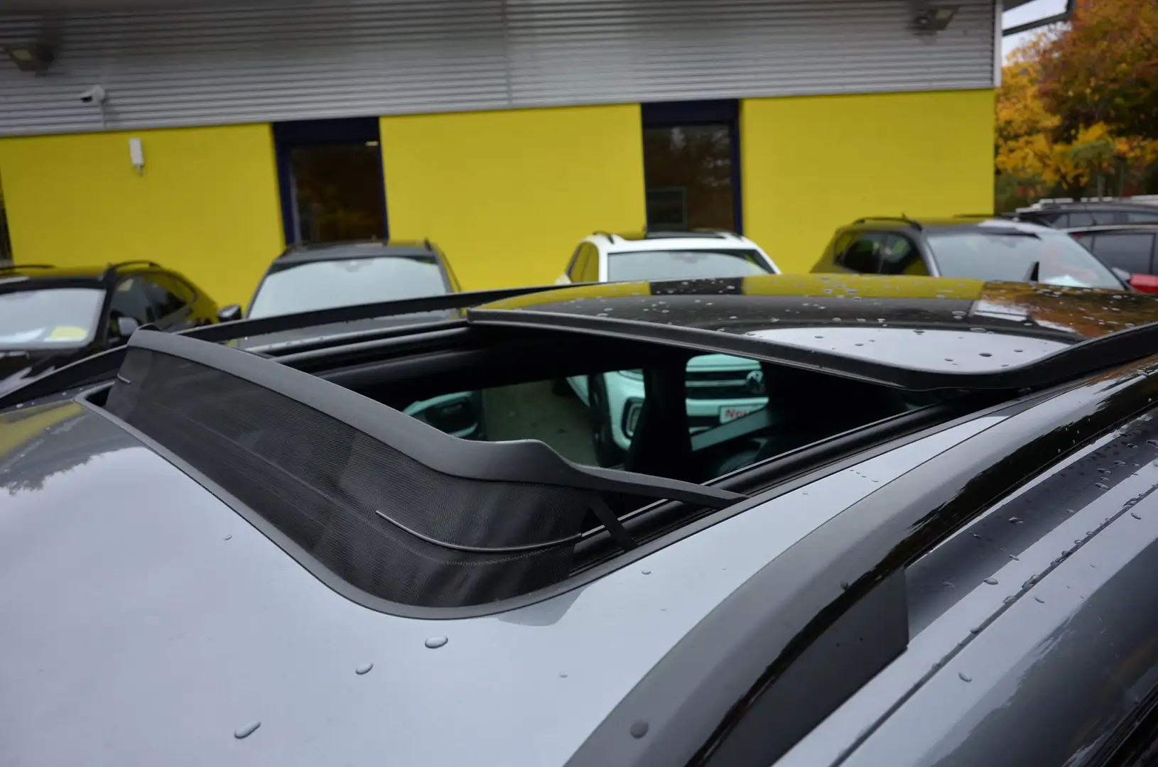 Skoda Karoq 2.0TSI DSG 4x4 Sportline 5JG+AHK+PANO+LED Grau - 2