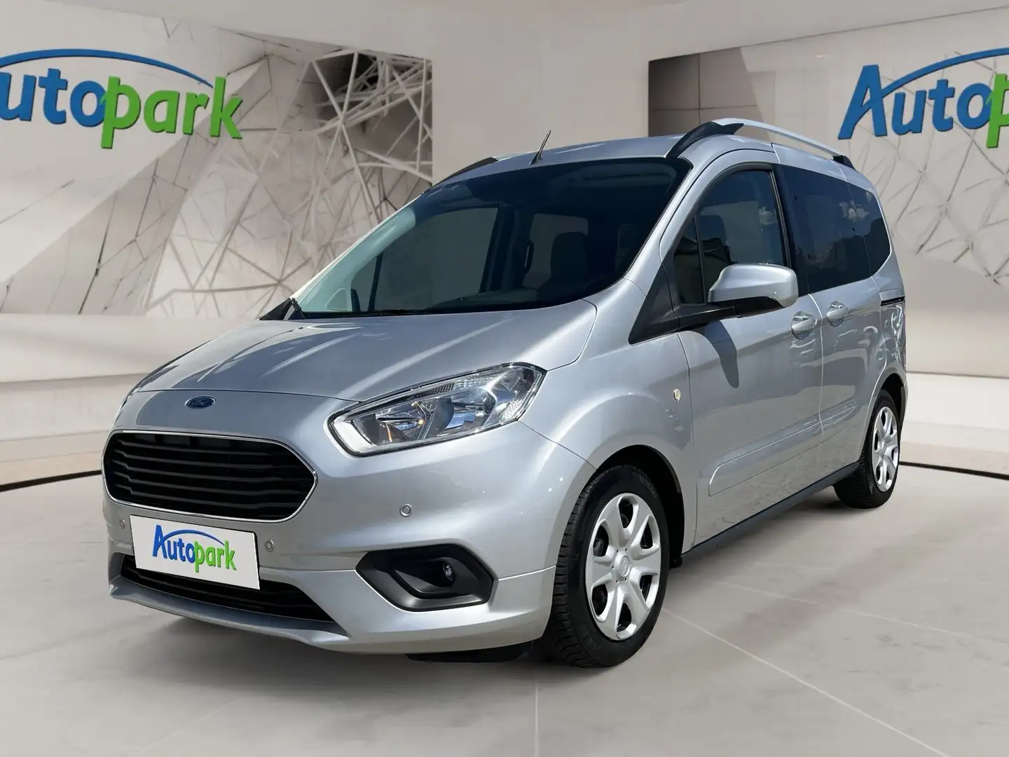 Ford Tourneo Courier Titanium Silber - 1
