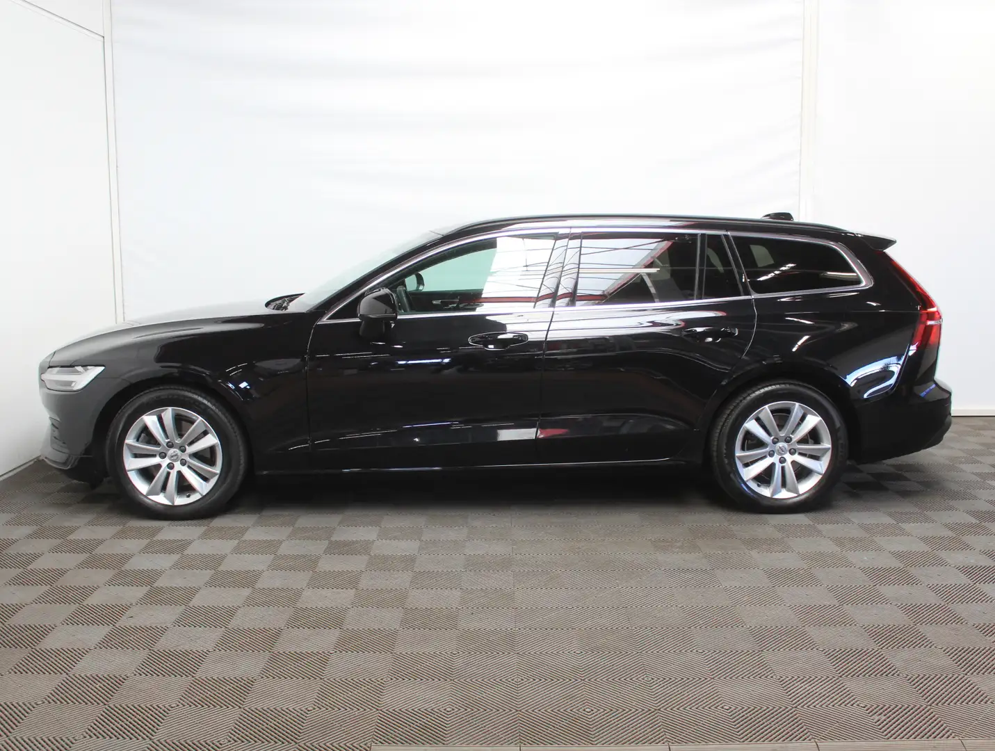 Volvo V60 2.0 B4 Core | LEDER | DIGI DASHBOARD | ELECTR.TRKH Nero - 2