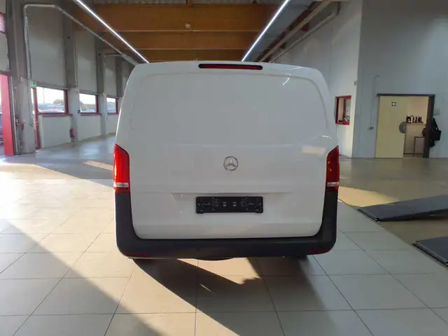Mercedes-Benz Unknown Model view 5