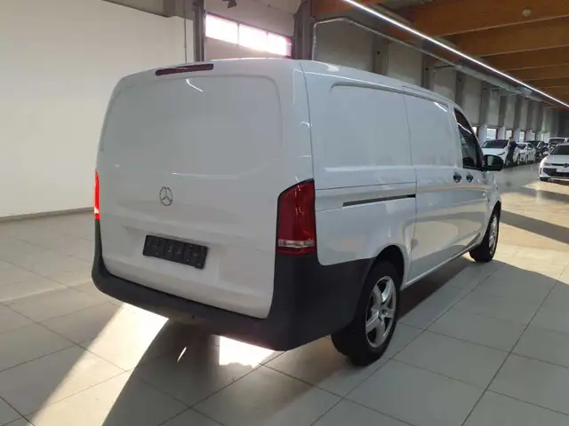Mercedes-Benz Unknown Model view 4