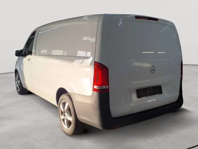 Mercedes-Benz Unknown Model view 2