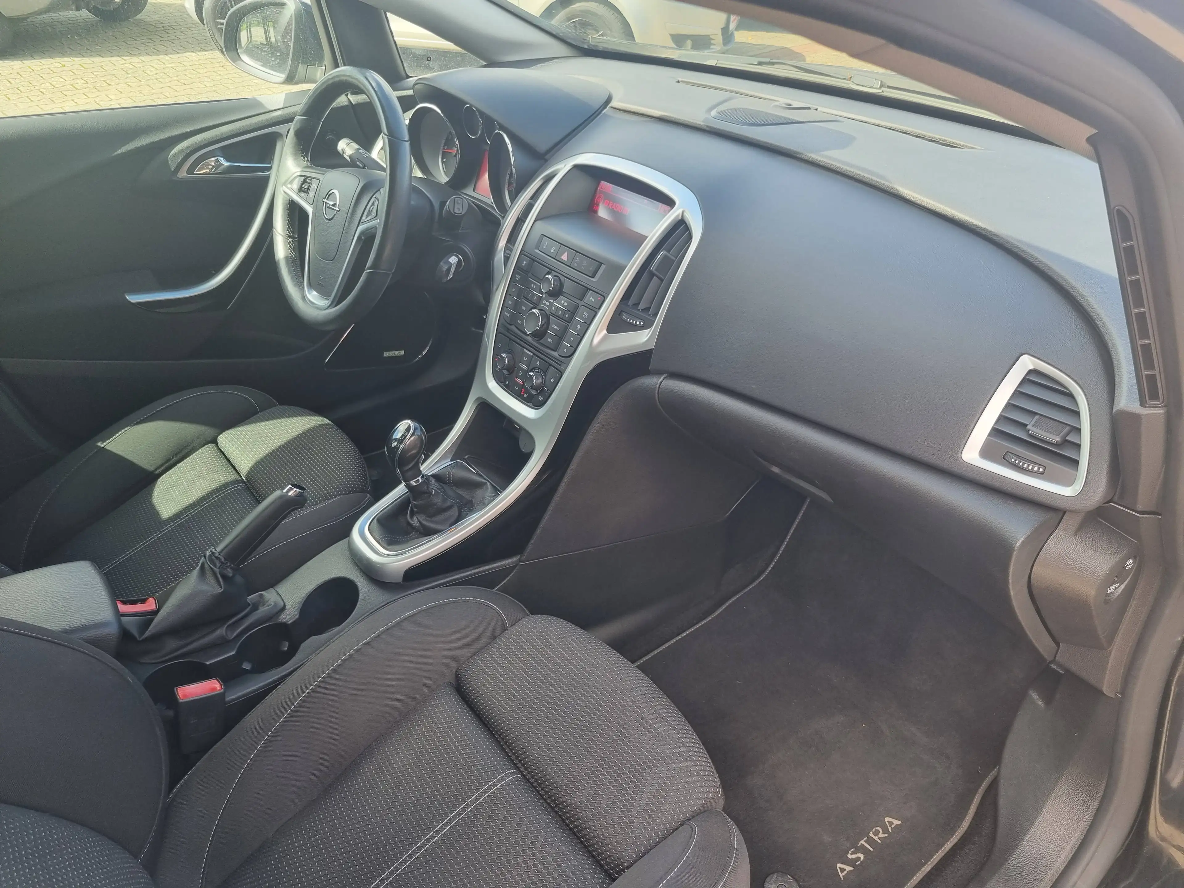 Opel Astra Astra Fließheck  5-Türer 1.4 Turbo Exklusiv — photo 11