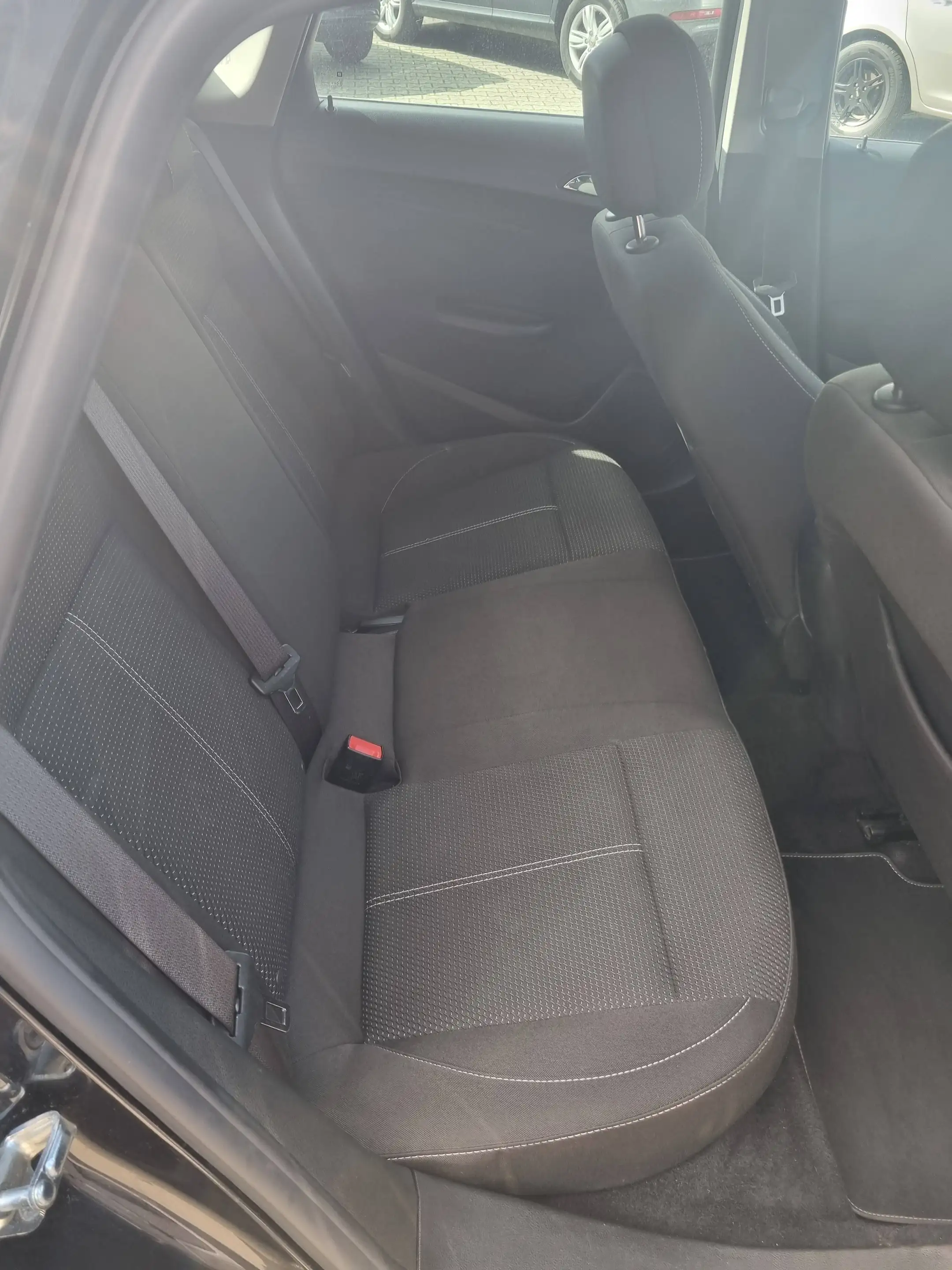 Opel Astra Astra Fließheck  5-Türer 1.4 Turbo Exklusiv — photo 13