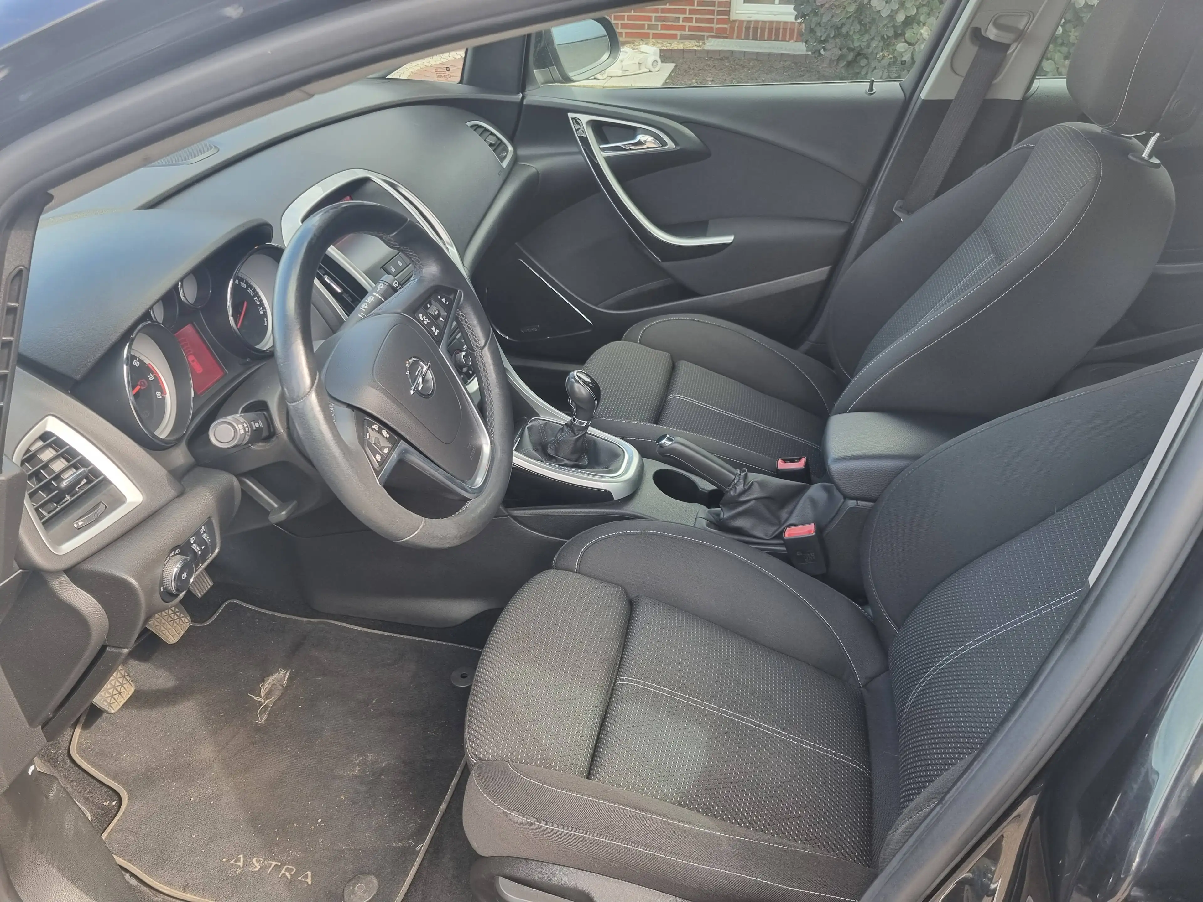Opel Astra Astra Fließheck  5-Türer 1.4 Turbo Exklusiv — photo 9