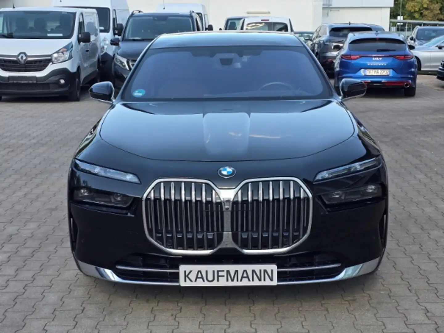 BMW 740 d xDrive Design Pure Excellence Theatre Screen Noir - 2