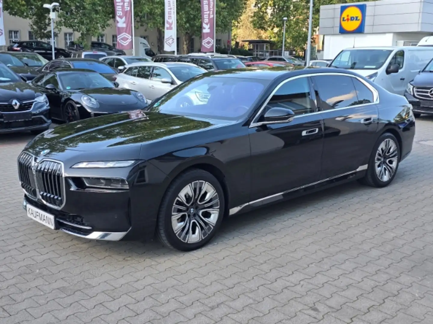 BMW 740 d xDrive Design Pure Excellence Theatre Screen Noir - 1