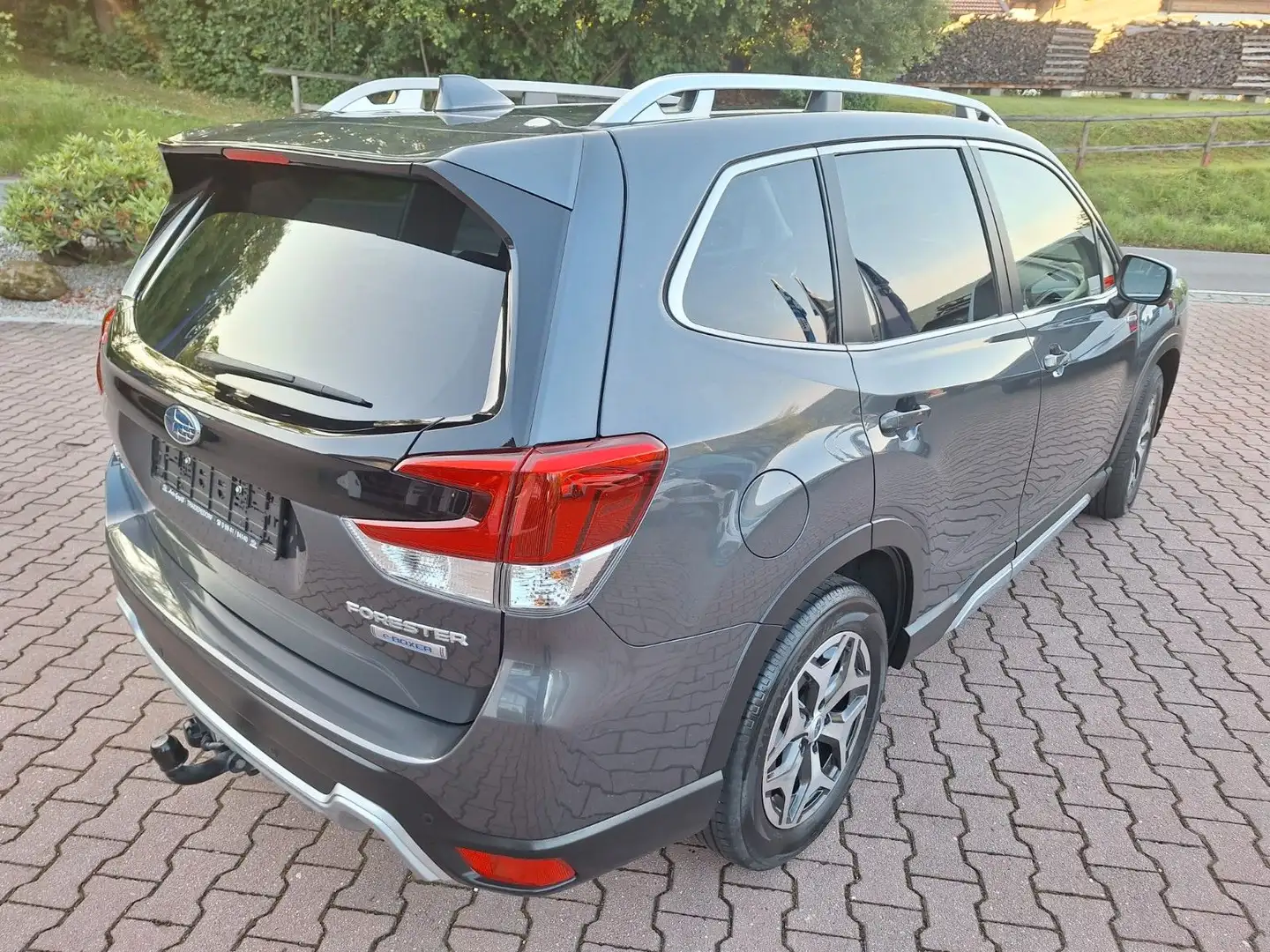Subaru Forester 2.0ie Comfort Lineartronic, MWSt Gris - 2