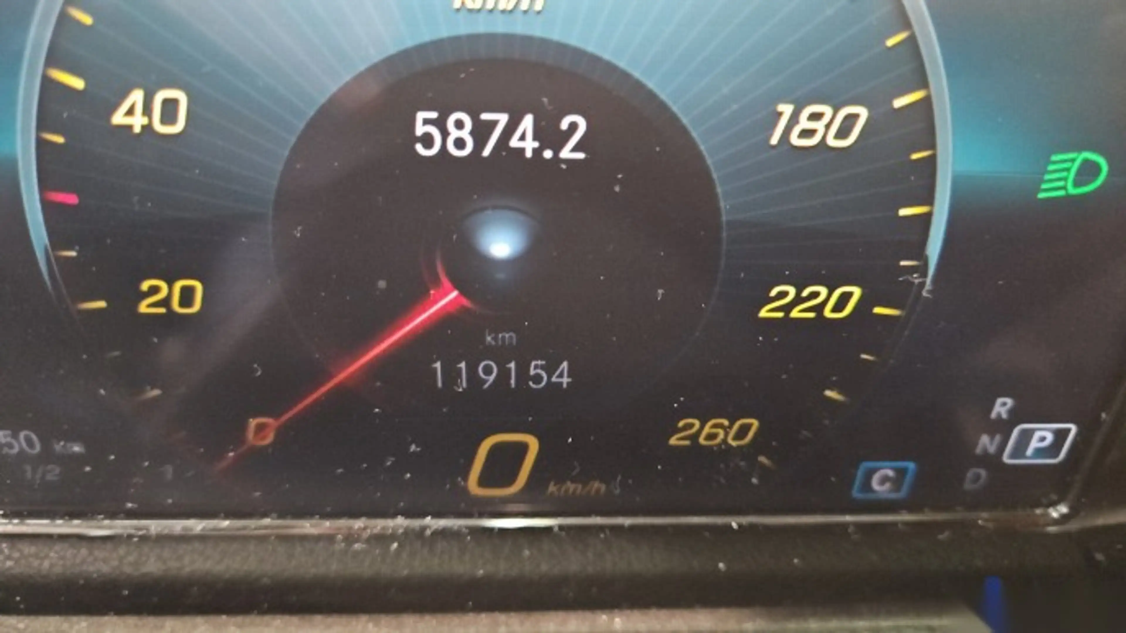 Mercedes-Benz GLB 200 NAVI KLIMAAUT LED RADIO TEMPO MFL SHZ VC AHK KAMERA T-Leder RFK — photo 8