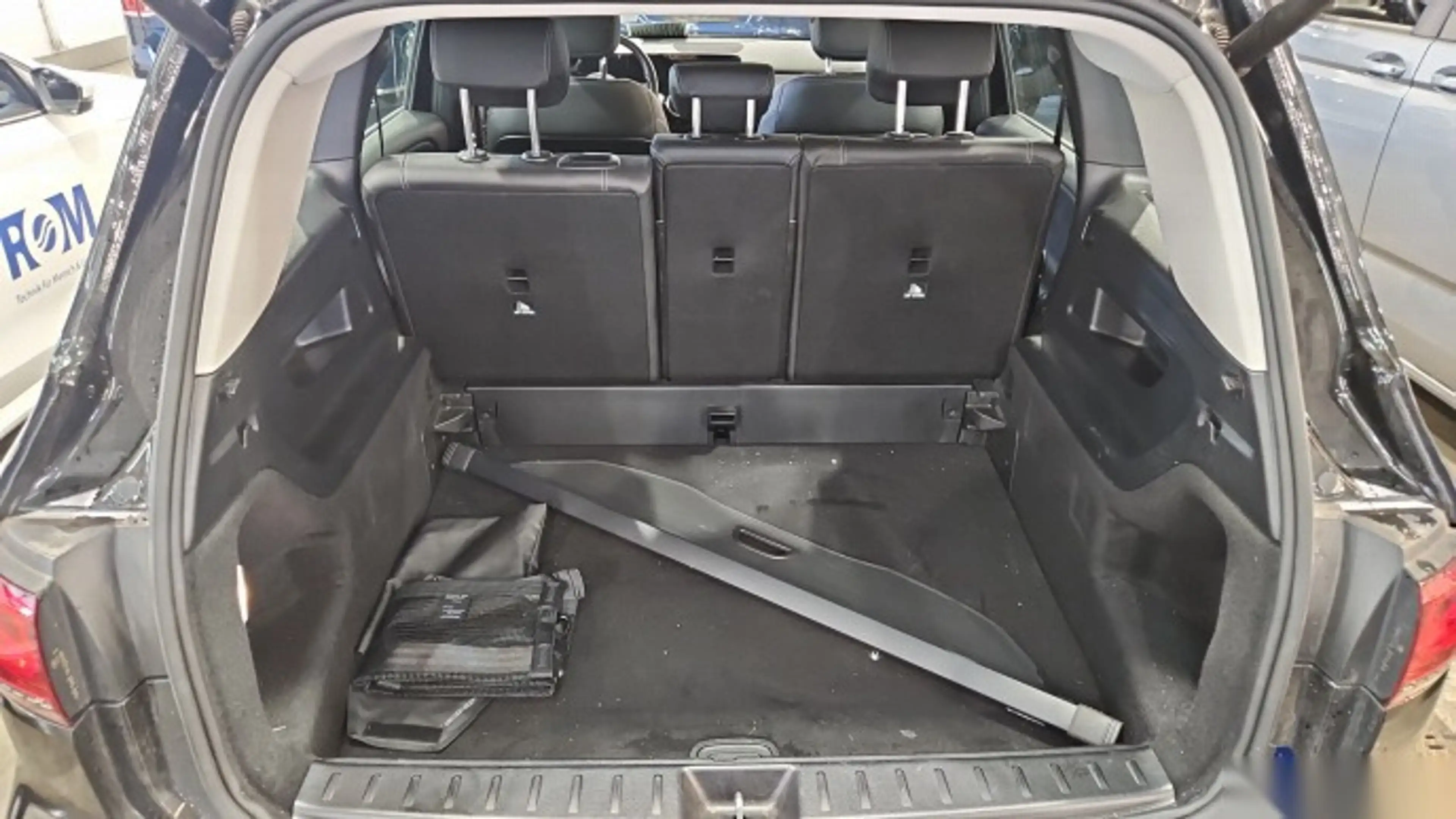 Mercedes-Benz GLB 200 NAVI KLIMAAUT LED RADIO TEMPO MFL SHZ VC AHK KAMERA T-Leder RFK — photo 11
