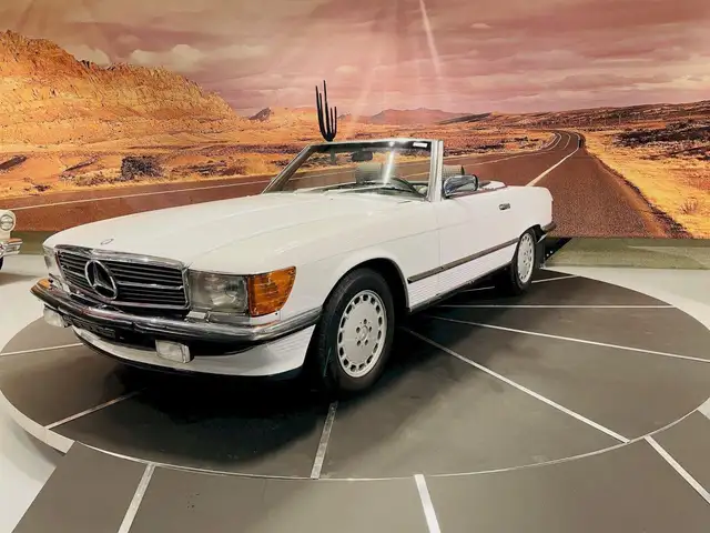 Mercedes-Benz SL 300 W107 Cabriolet