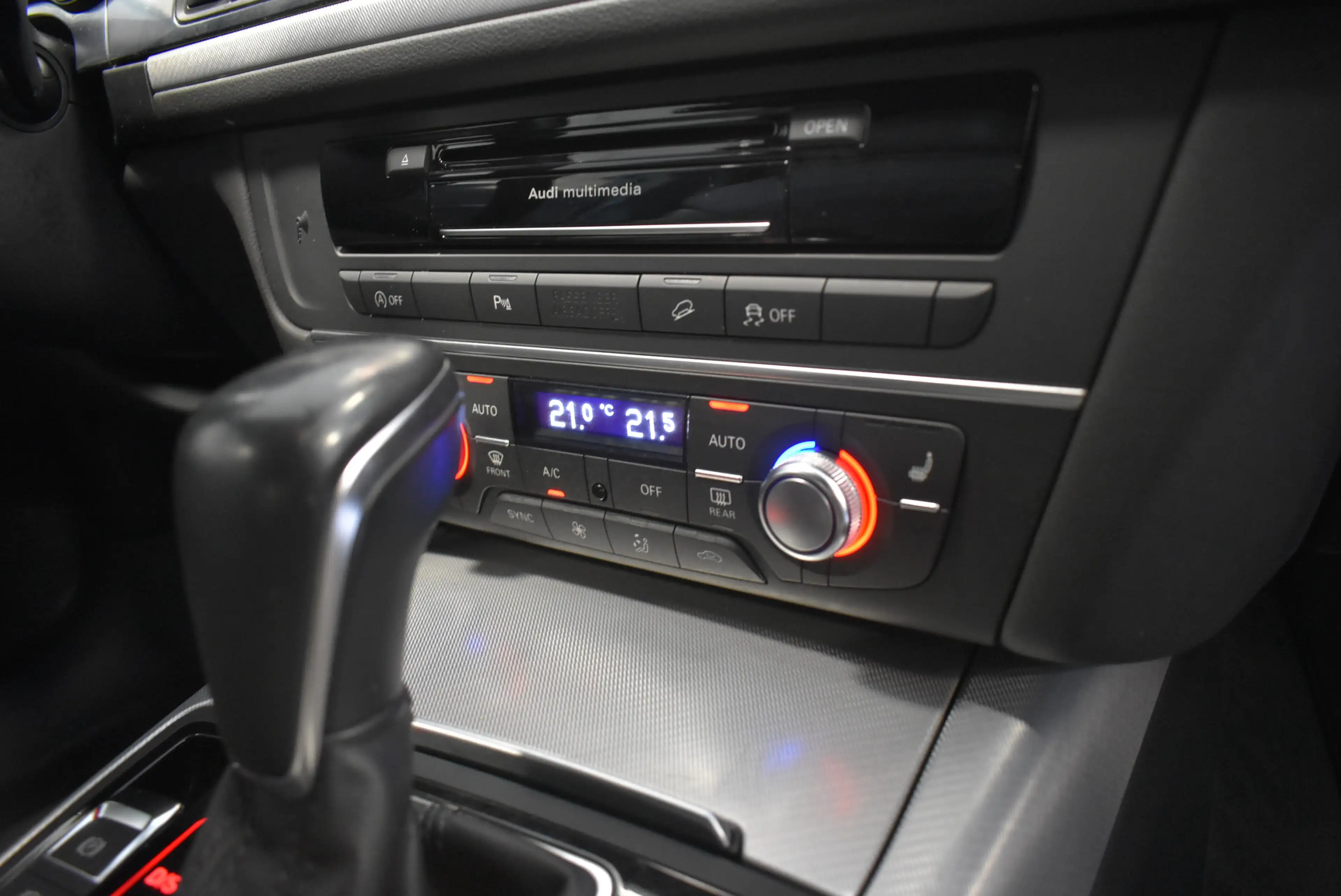 Audi A6 allroad 3.0 TDI Aut Navi Xenon ACC Kamera AHK — photo 11