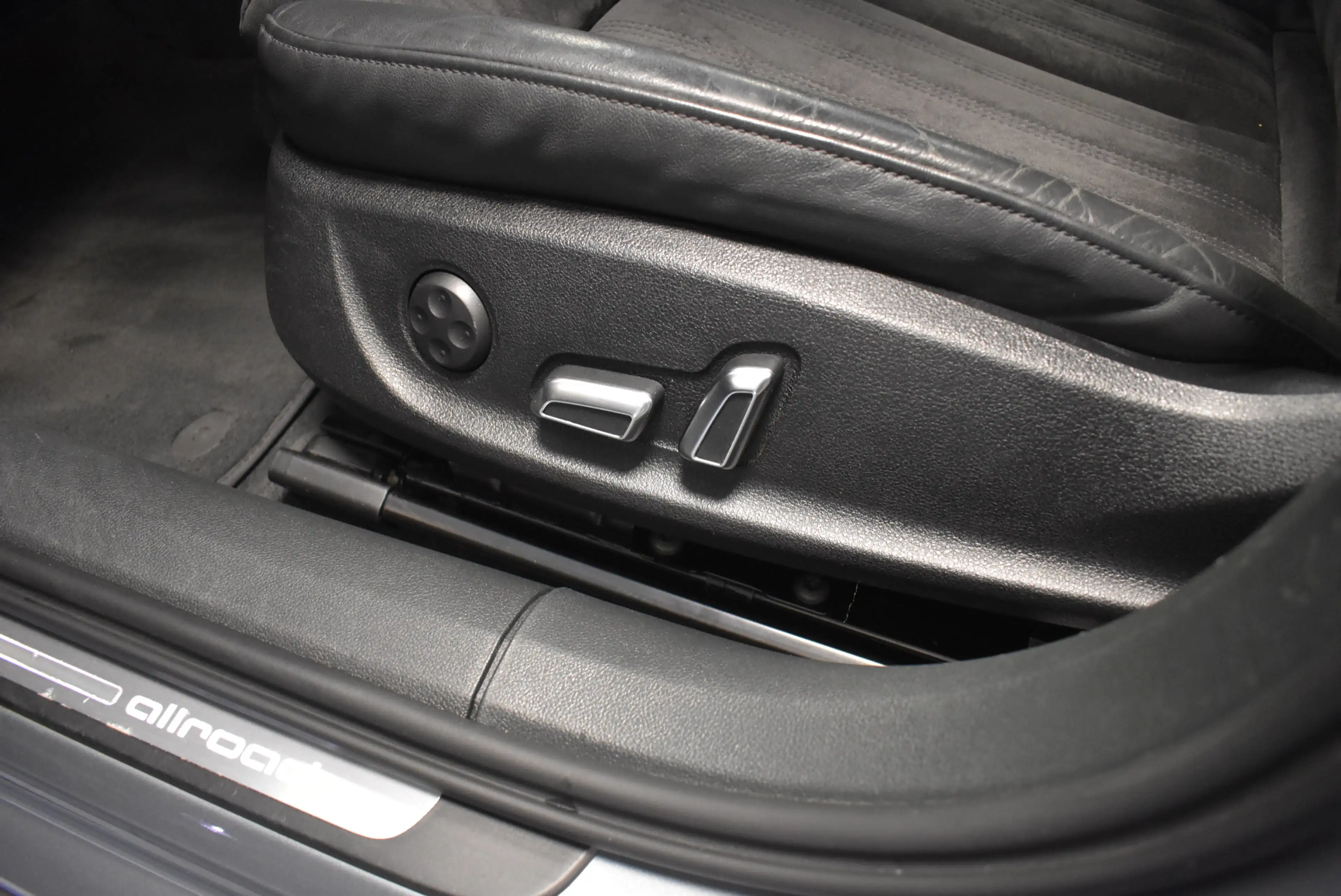 Audi A6 allroad 3.0 TDI Aut Navi Xenon ACC Kamera AHK — photo 15