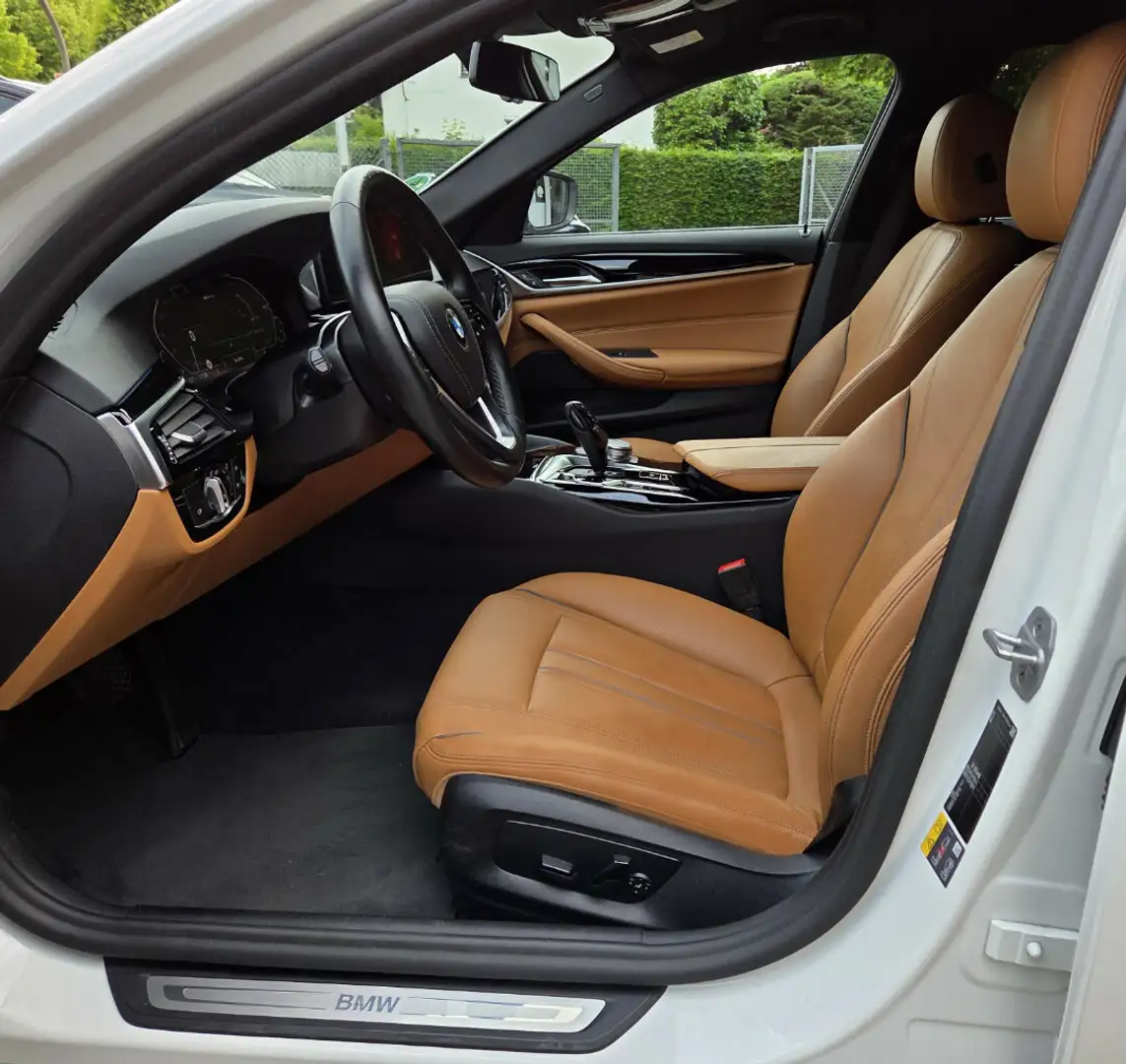 BMW 530 530e Led.360°.DrivAsProf.ParkAsPlus.LiveCP.NavPr Weiß - 2