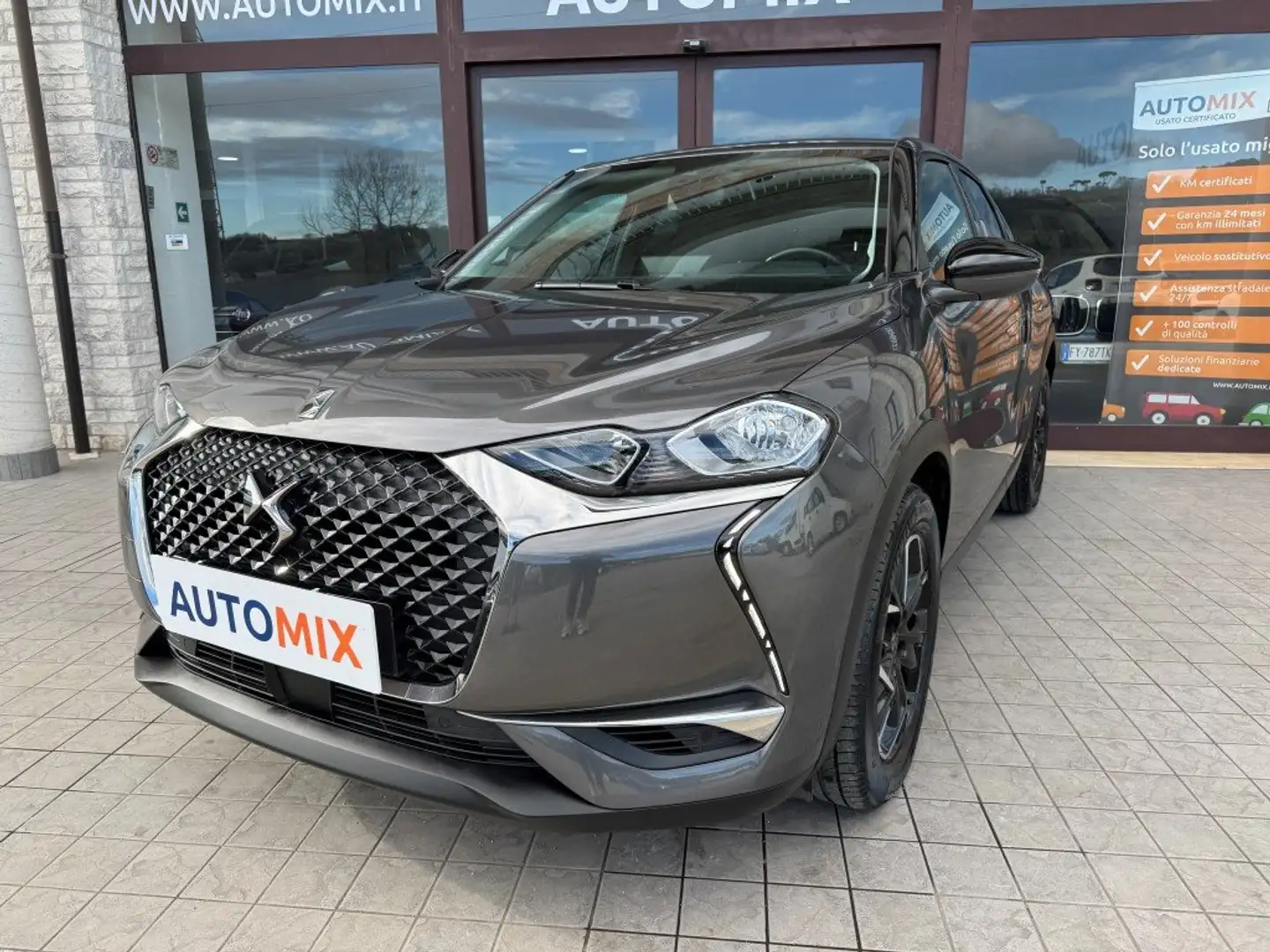 DS Automobiles DS 3 Crossback 1.2 Benzina so Chic 100 Cv Grigio - 2