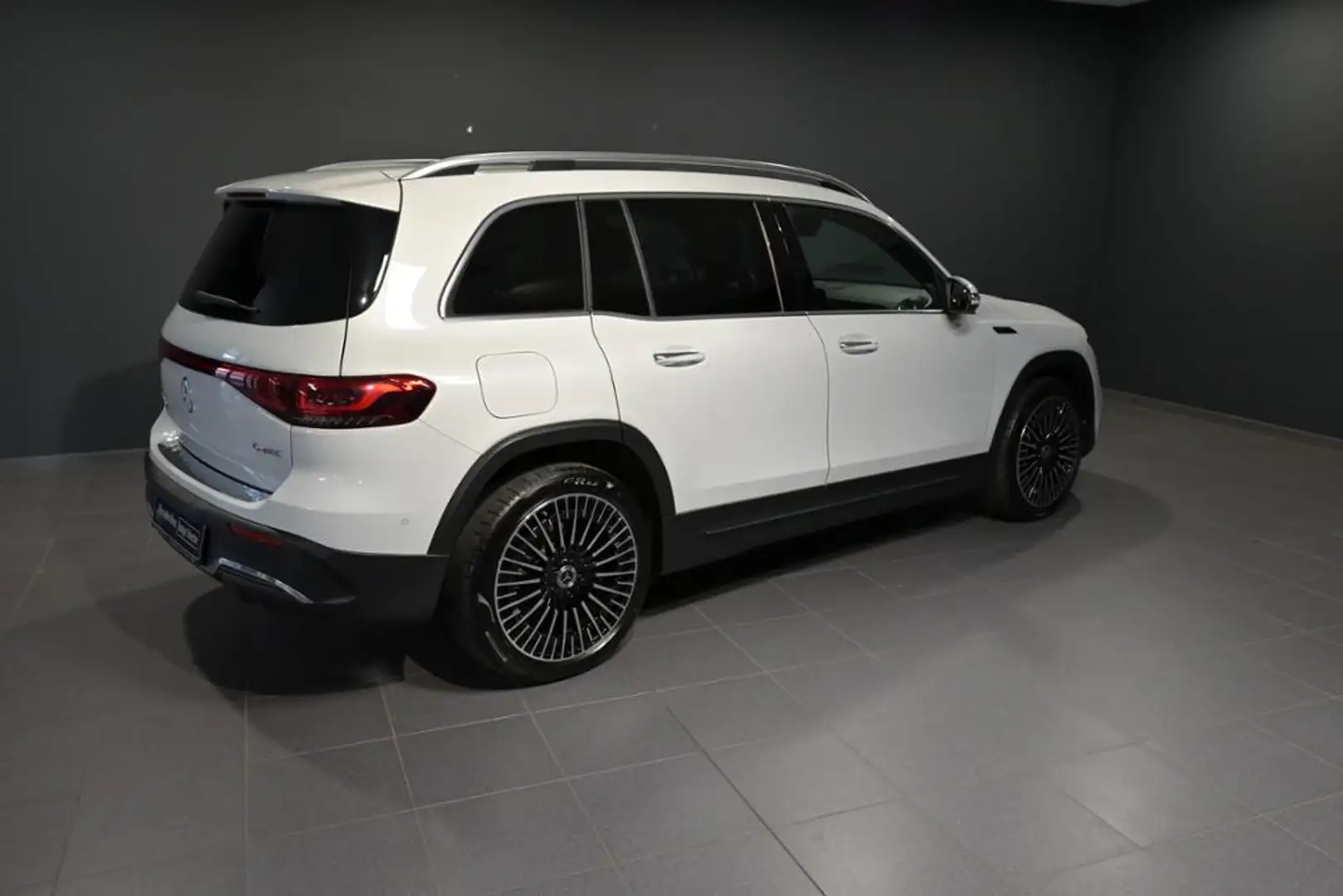 Mercedes-Benz EQB 300 4M AMG/PANO/360/LED Weiß - 2