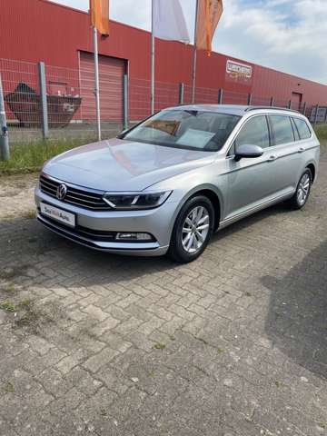 Imagine Volkswagen Passat Variant 2.0 TDI SCR DSG Comfortline