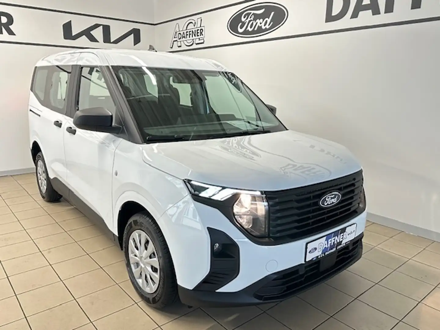 Ford Tourneo Courier Trend 1.0 EcoBoost EU6d White - 1