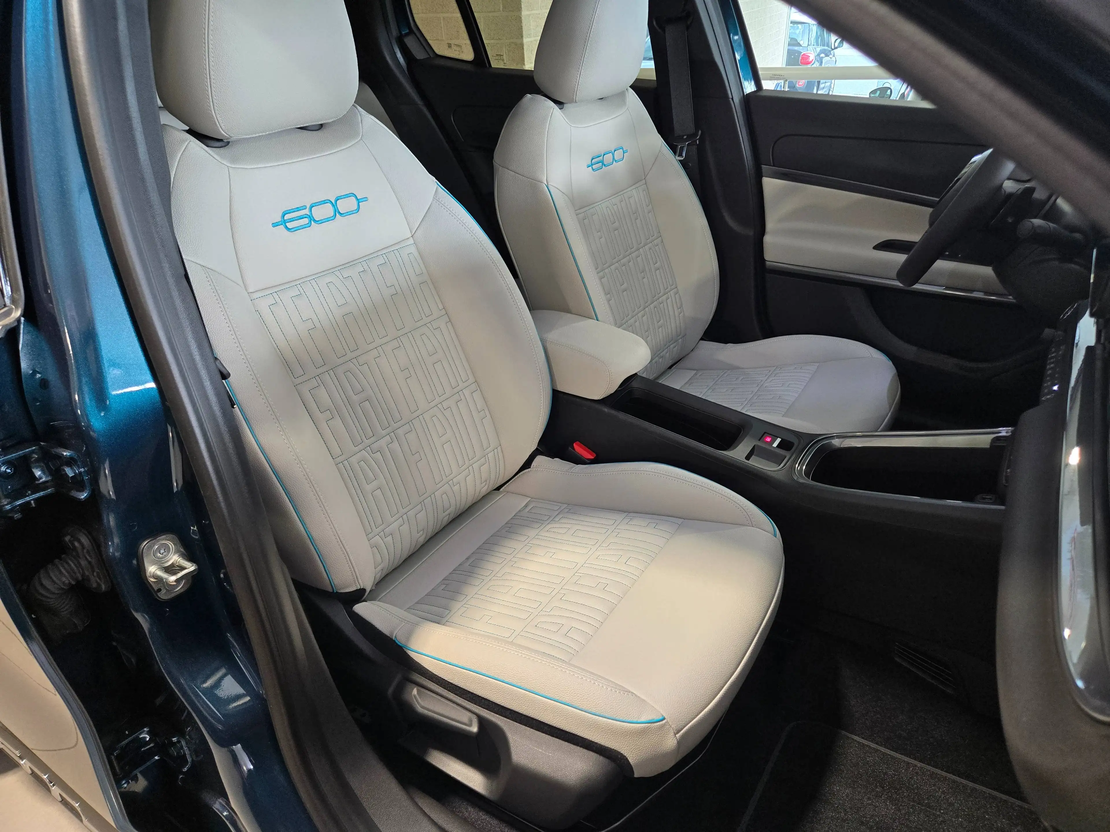 Fiat 600 600 1.2 Hybrid La Prima DCT La Prima — photo 7