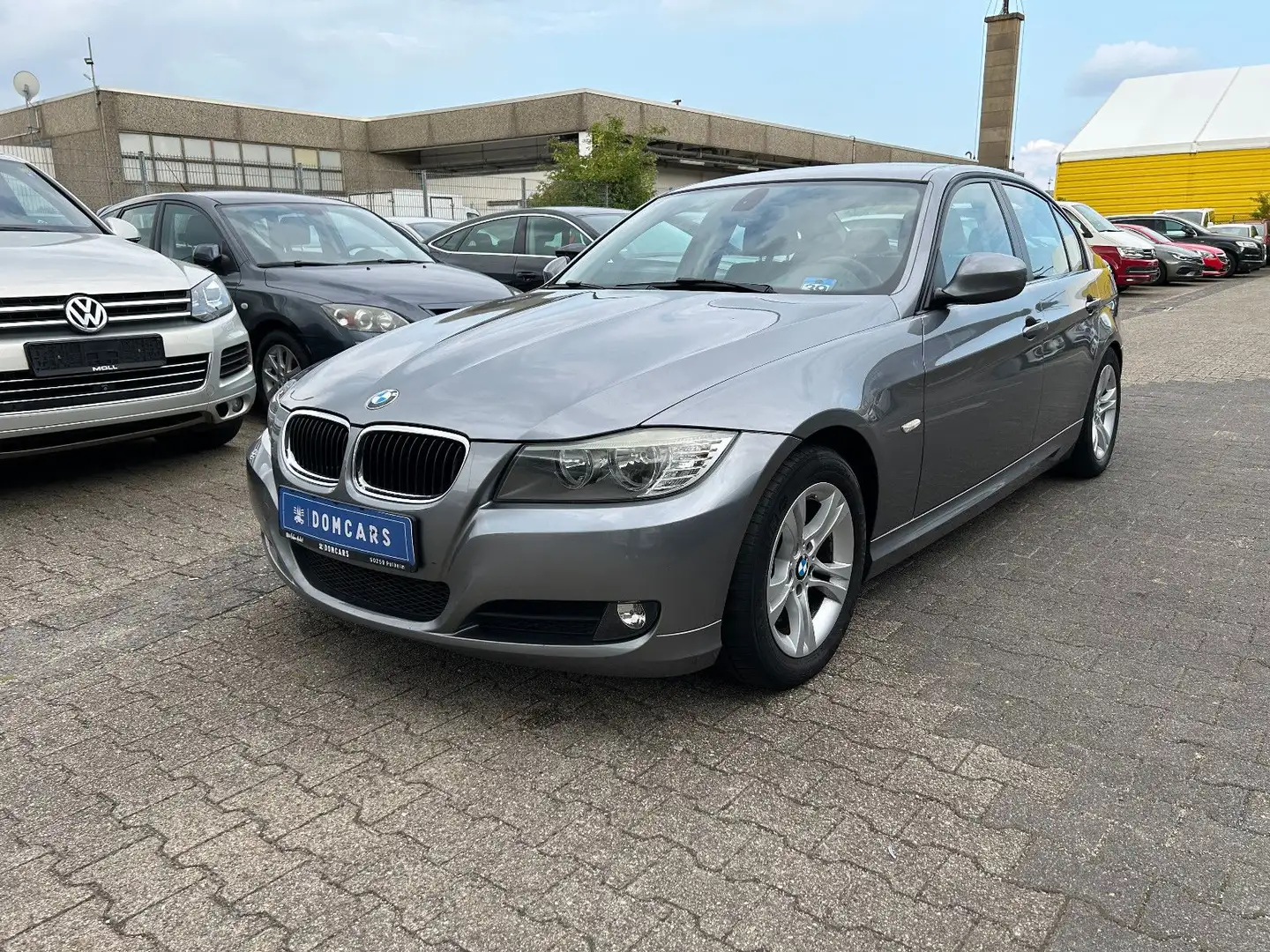 BMW 318 i Limousine //FACELIFT+AHK+KLIMAAUTOMATIK// Gri - 2