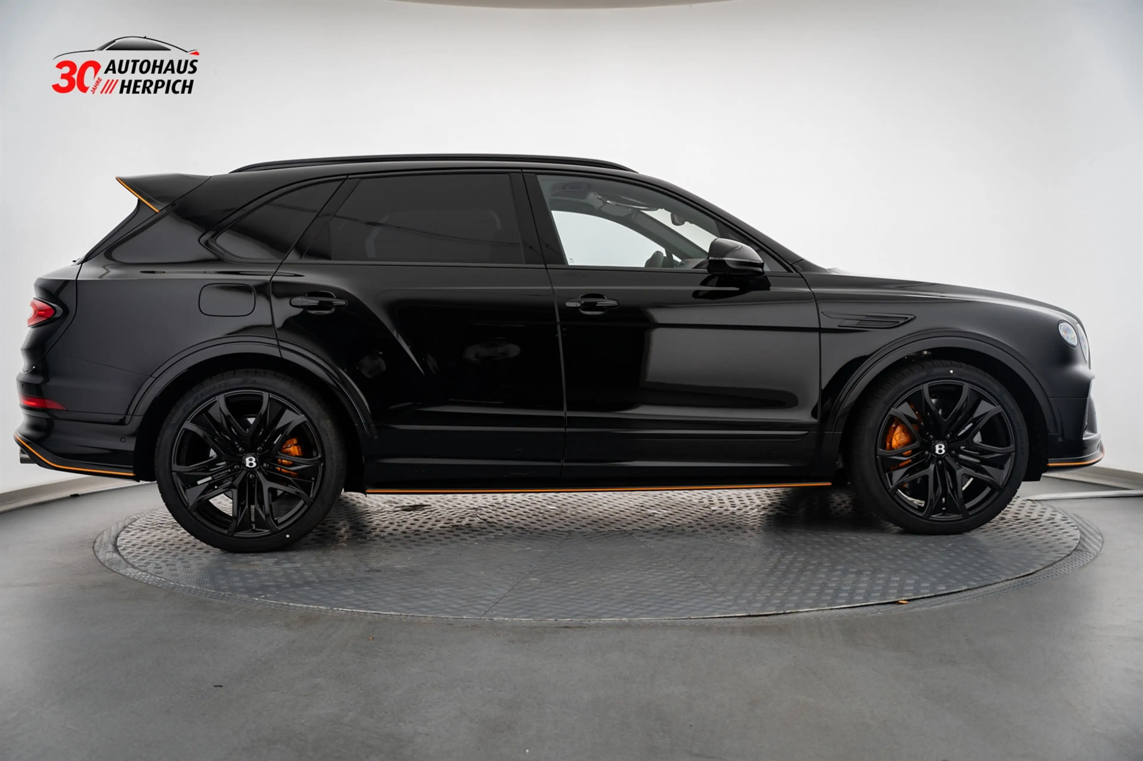 Bentley Bentayga Speed 23 Beluga & Mandarin Akrapovi? — photo 6