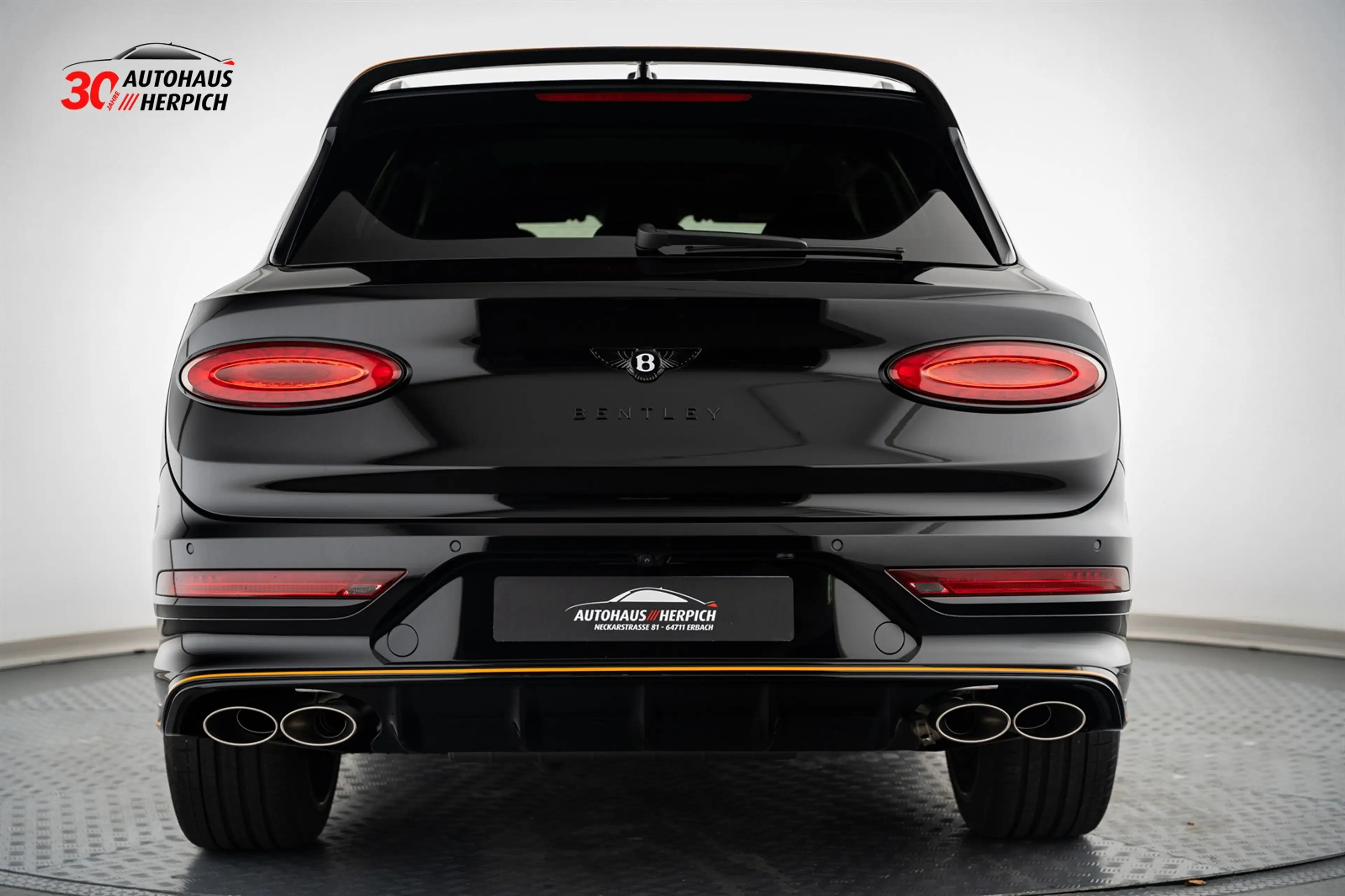 Bentley Bentayga Speed 23 Beluga & Mandarin Akrapovi? — photo 4