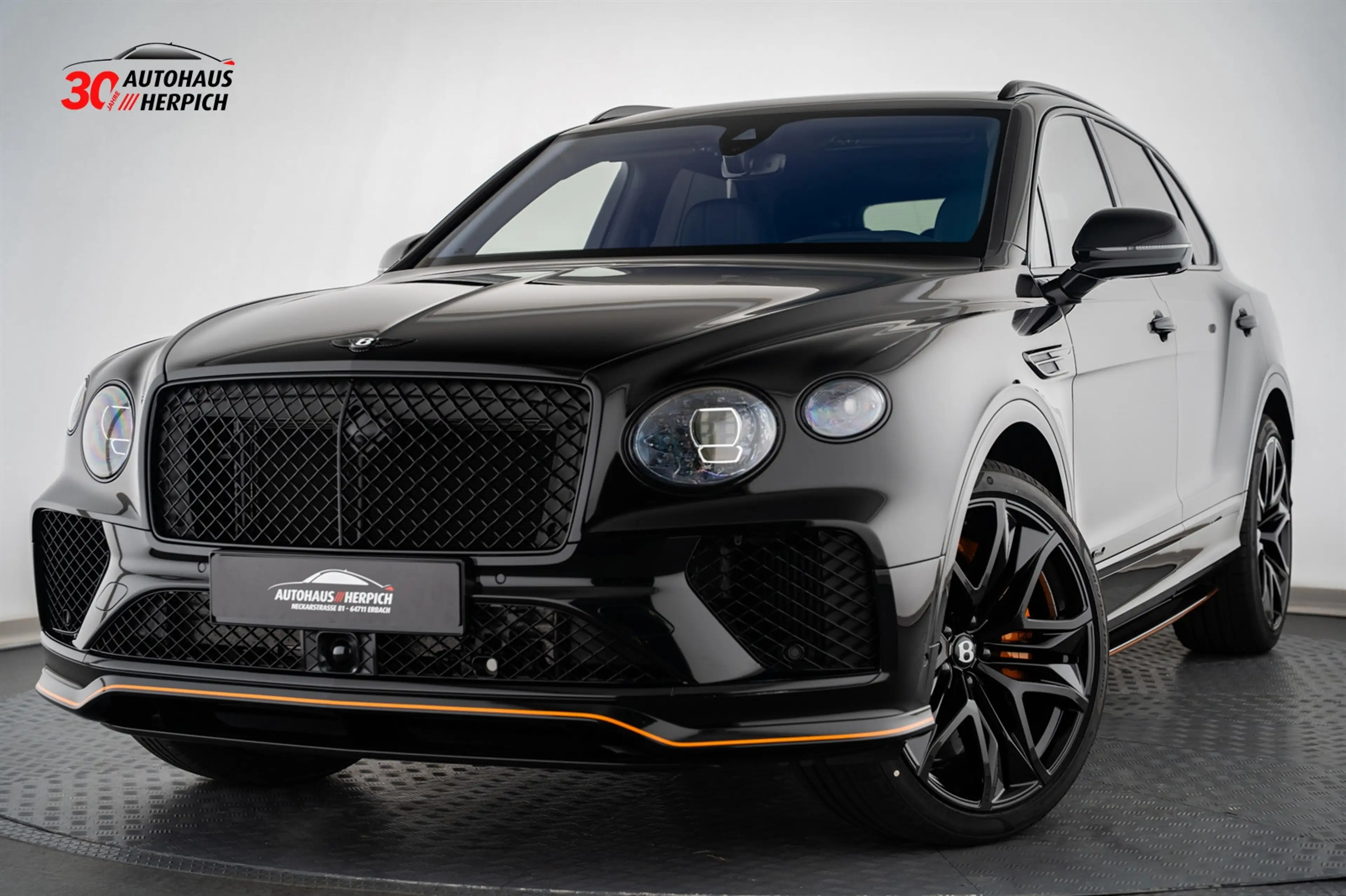 Bentley Bentayga Speed 23 Beluga & Mandarin Akrapovi?