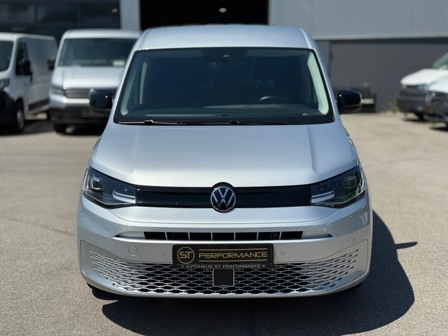 Volkswagen Caddy Cargo 2.0 TDI DSG LED NAVI KAMERA STDHZ Plateado - 2
