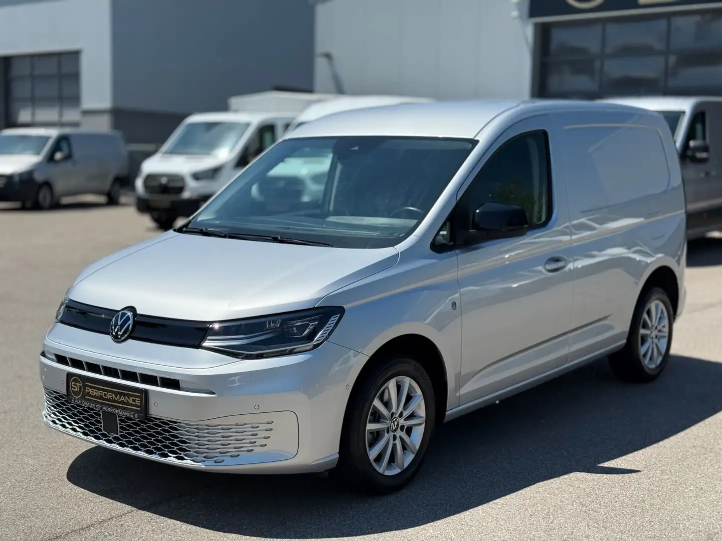 Volkswagen Caddy Cargo 2.0 TDI DSG LED NAVI KAMERA STDHZ Plateado - 1