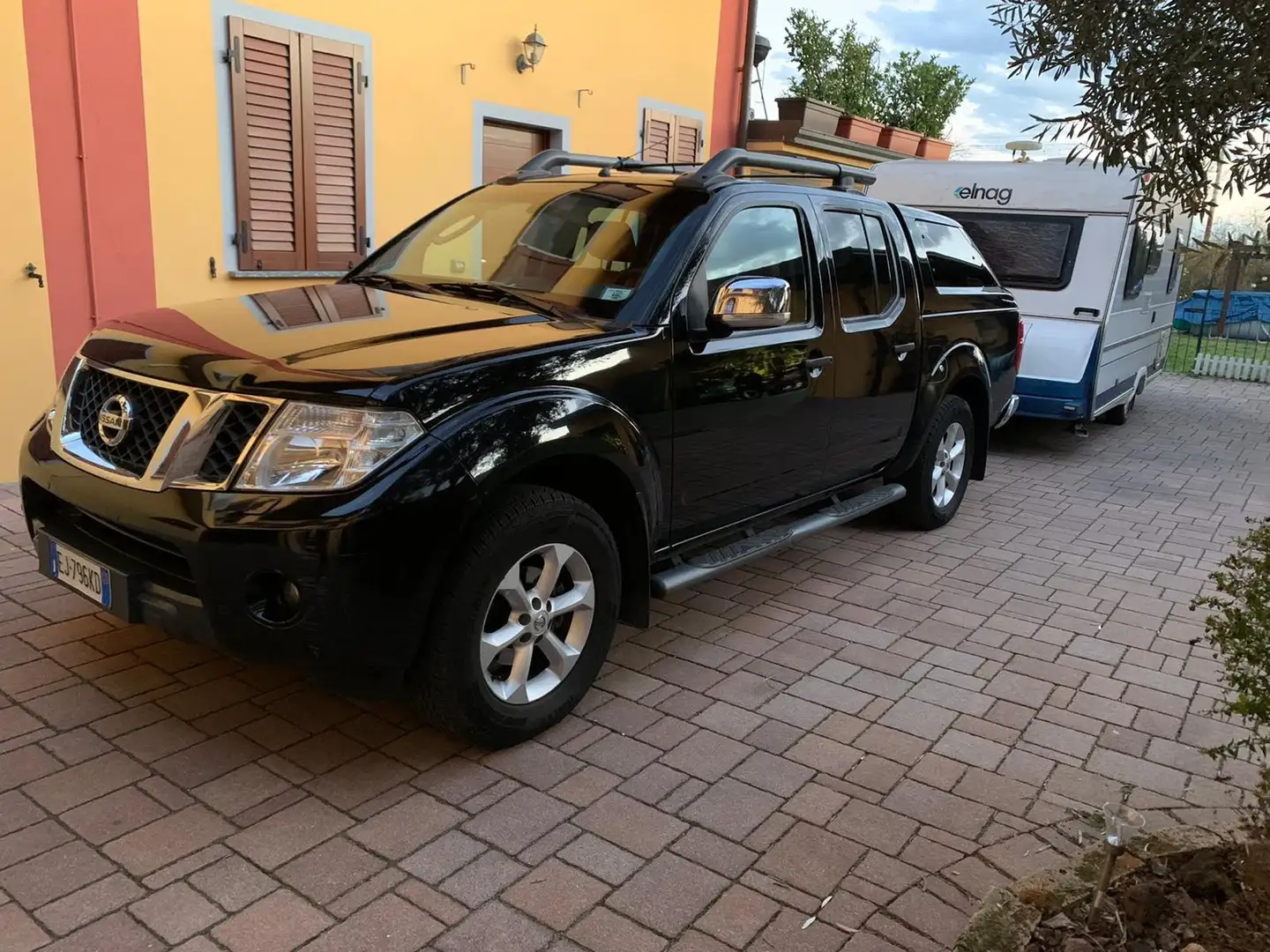 Nissan Navara 3.0 V6 dci d.cab LE auto - 1
