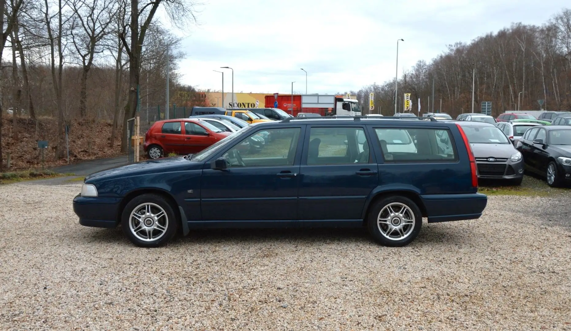 Volvo V70 Kombi 2.5 D EU 2*SR+LMF*WR*AHK*Klima*SZH*TÜV Blau - 2