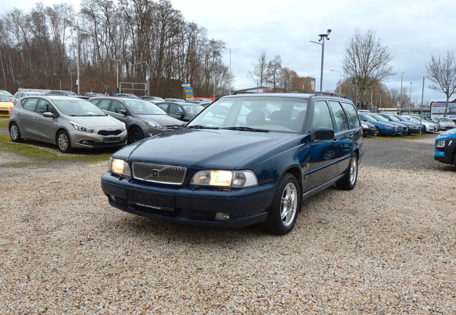 Volvo V70 Kombi 2.5 D EU 2*SR+LMF*WR*AHK*Klima*SZH*TÜV Modrá - 1