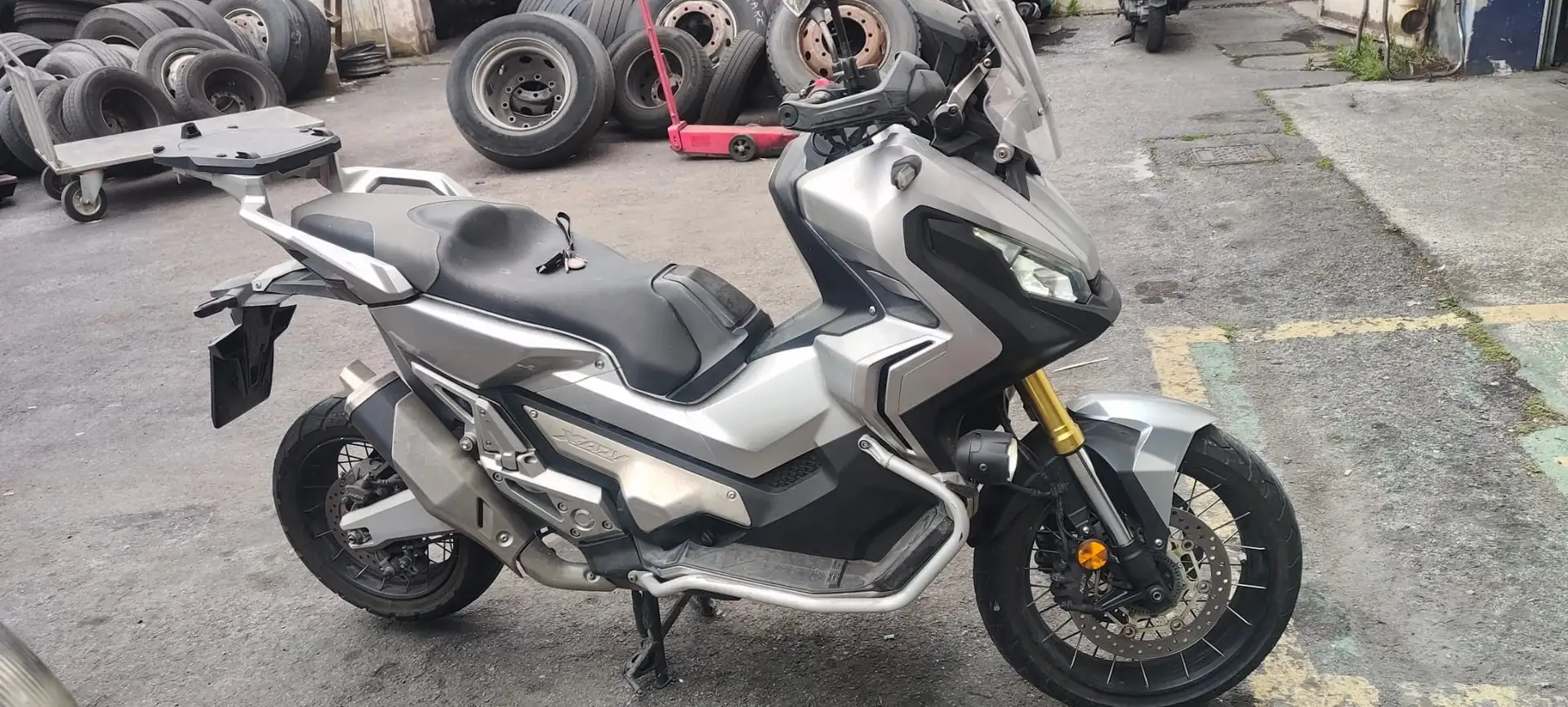 Honda X-ADV 750 Argento - 2