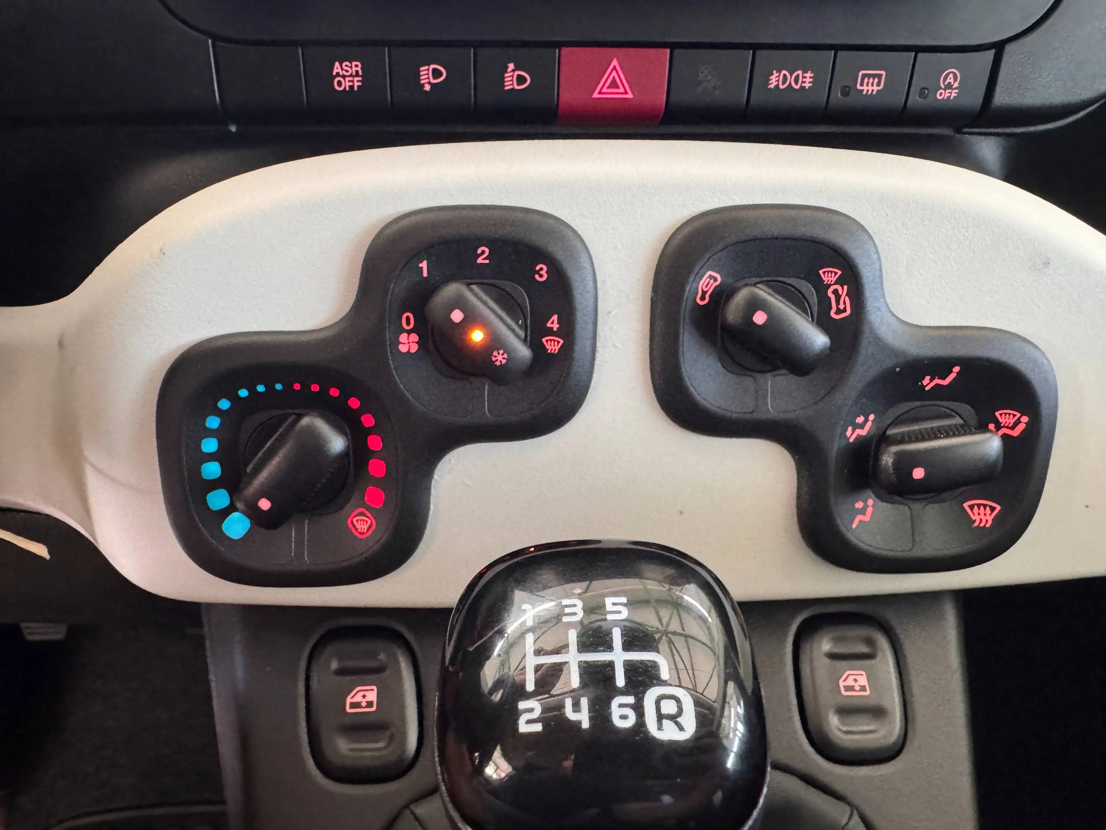 Fiat Pandina 1.0 GSE Hybrid 48 kW Cross *Klima*PDC*7"Touch* — photo 15