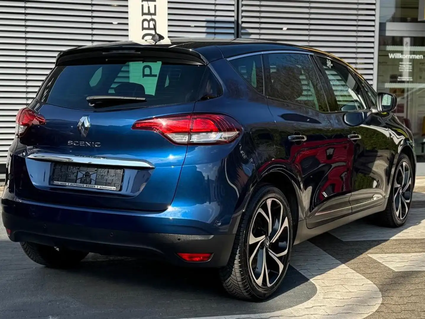 Renault Scenic BOSE Edition TCe 140 EDC Modrá - 2