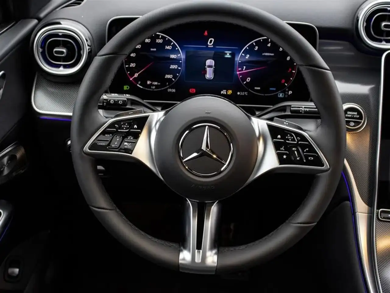 Mercedes-Benz GLC снимка Mercedes-Benz GLC