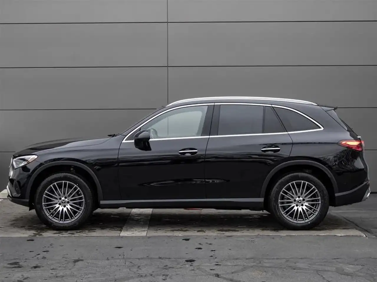 Mercedes-Benz GLC снимка Mercedes-Benz GLC