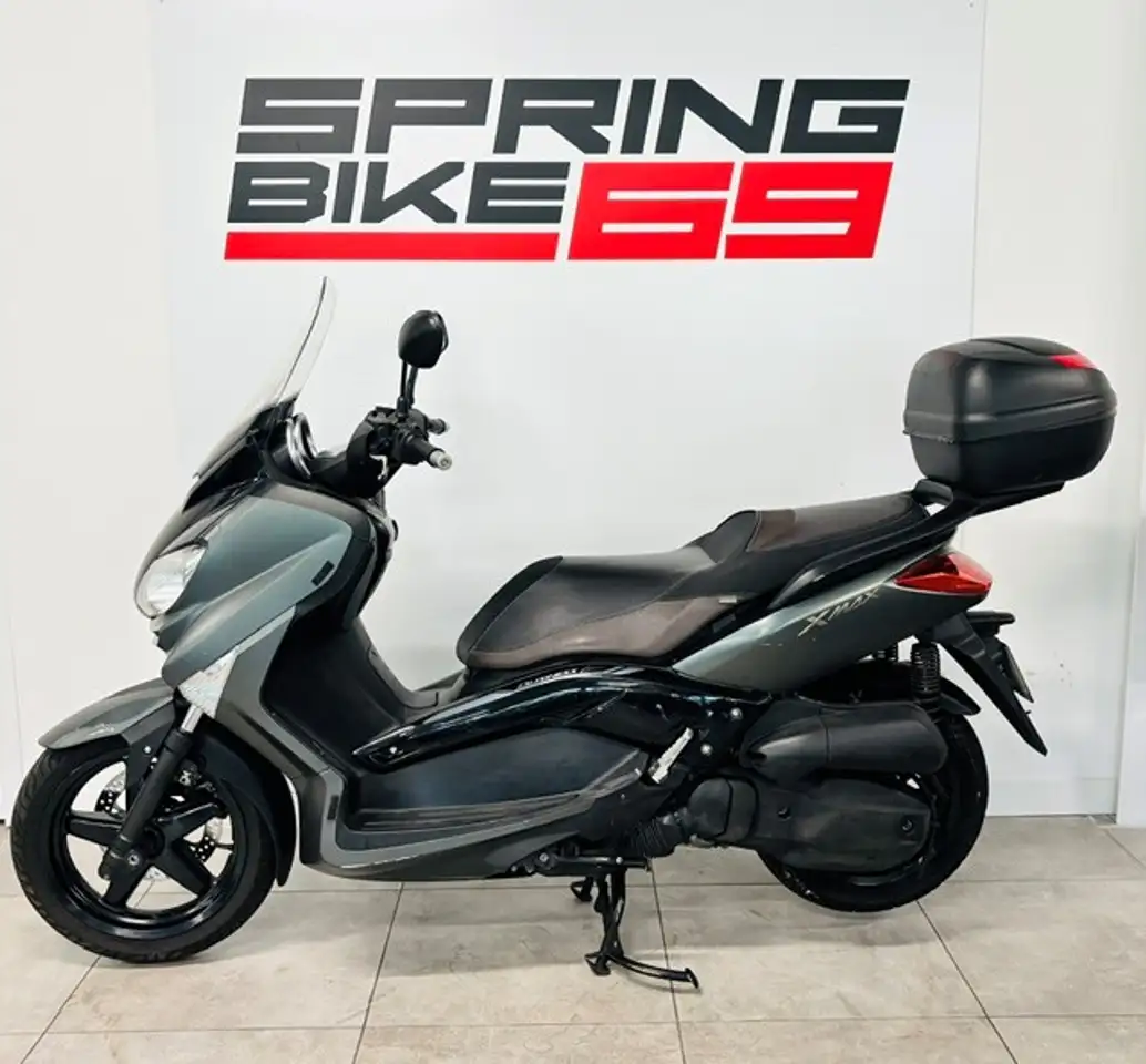 Yamaha X-Max 125