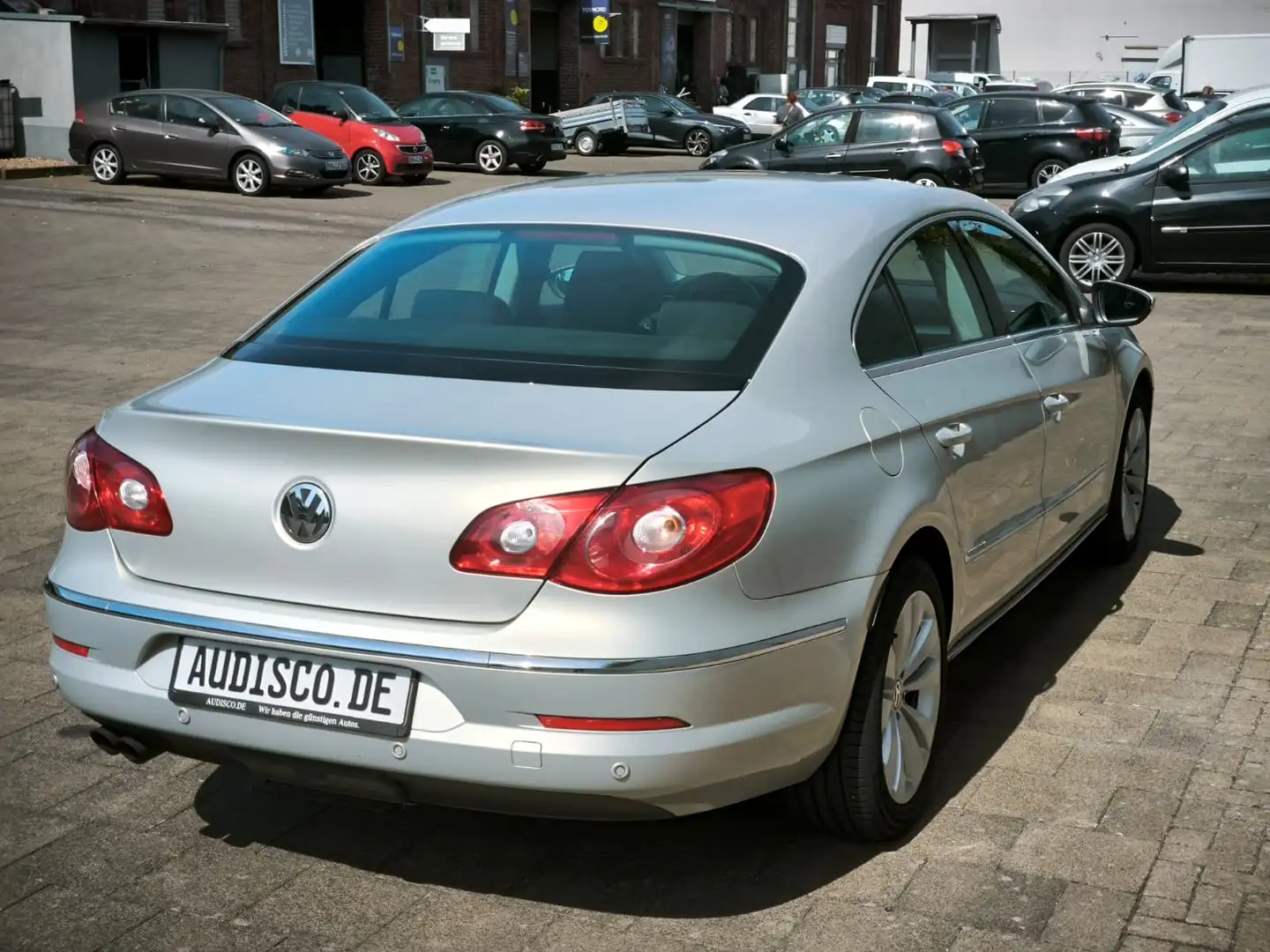Volkswagen Passat CC CC 2.0TDI 1Hand Scheckheft AHK TüvNEU Silber - 1