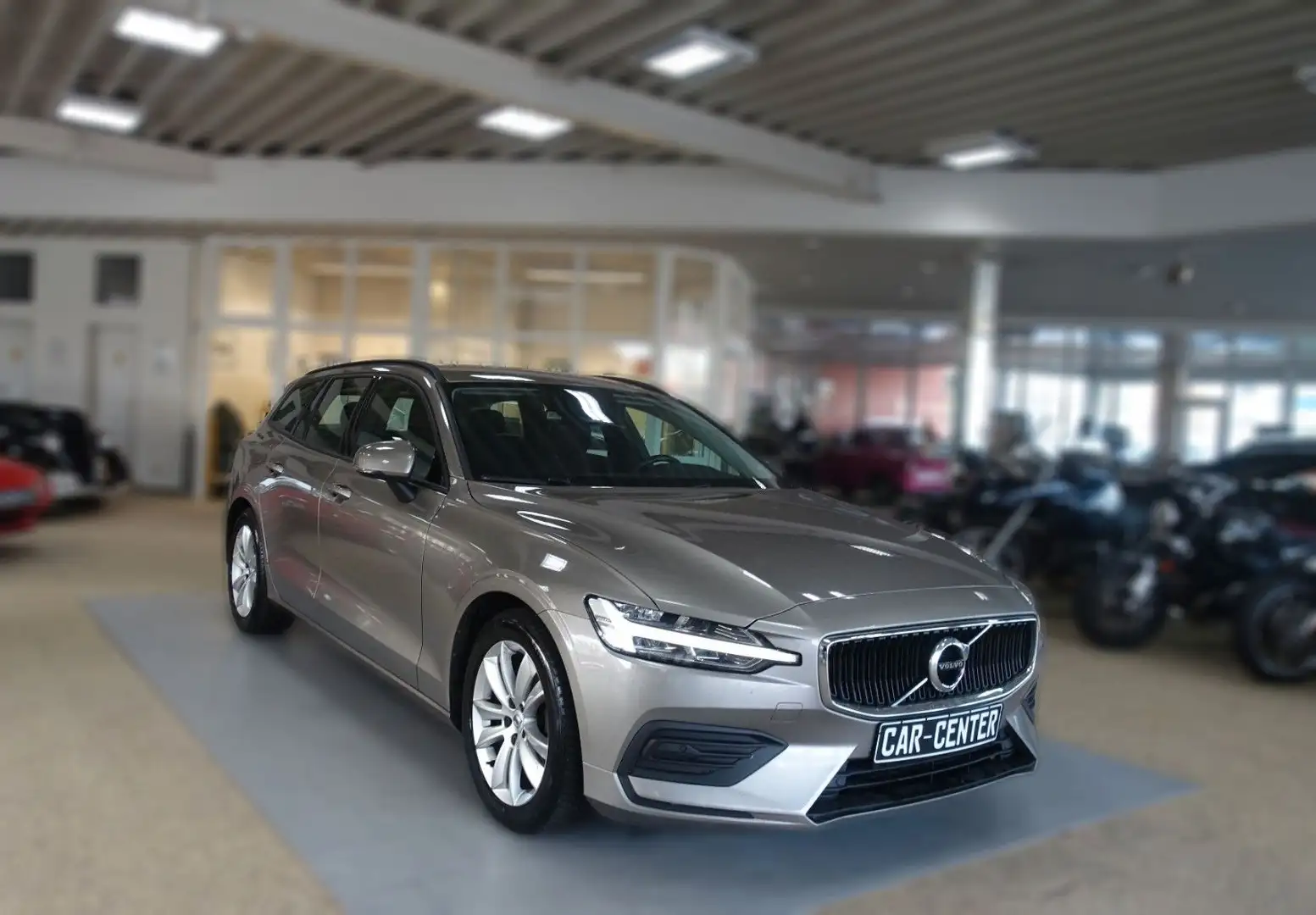 Volvo V60 Kombi Business Grau - 1