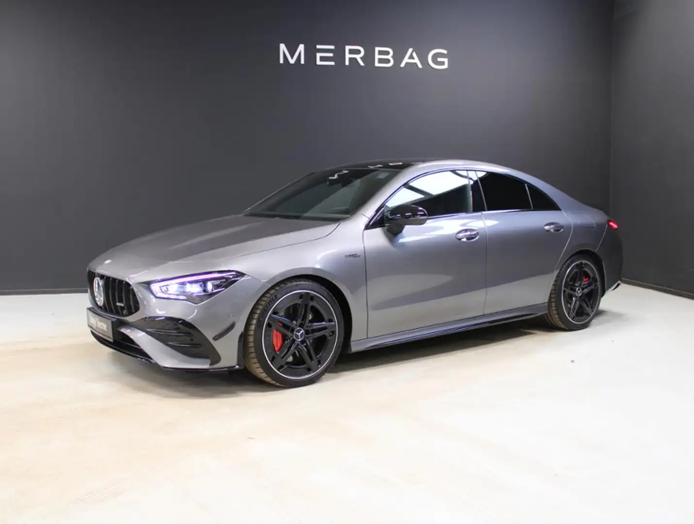 Mercedes-Benz CLA 35 AMG AMG CLA 35 4M CP *AERO Night Pano Multibeam 19" Gris - 2