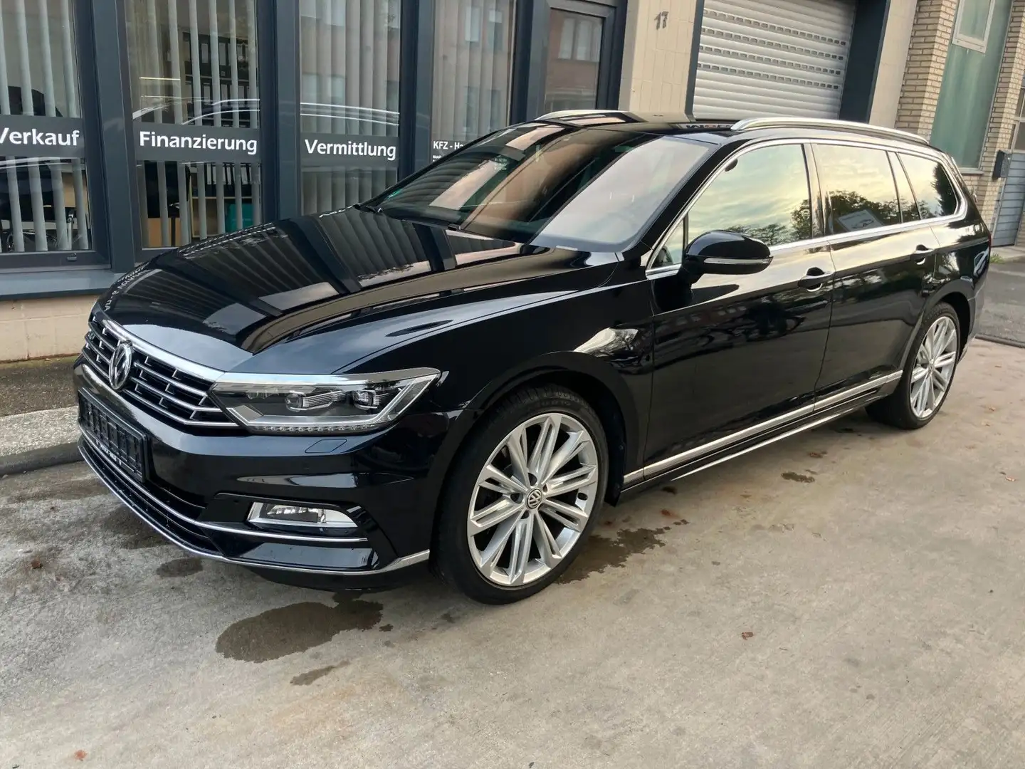 Volkswagen Passat Variant 2,0 TDI  R-Line Noir - 1