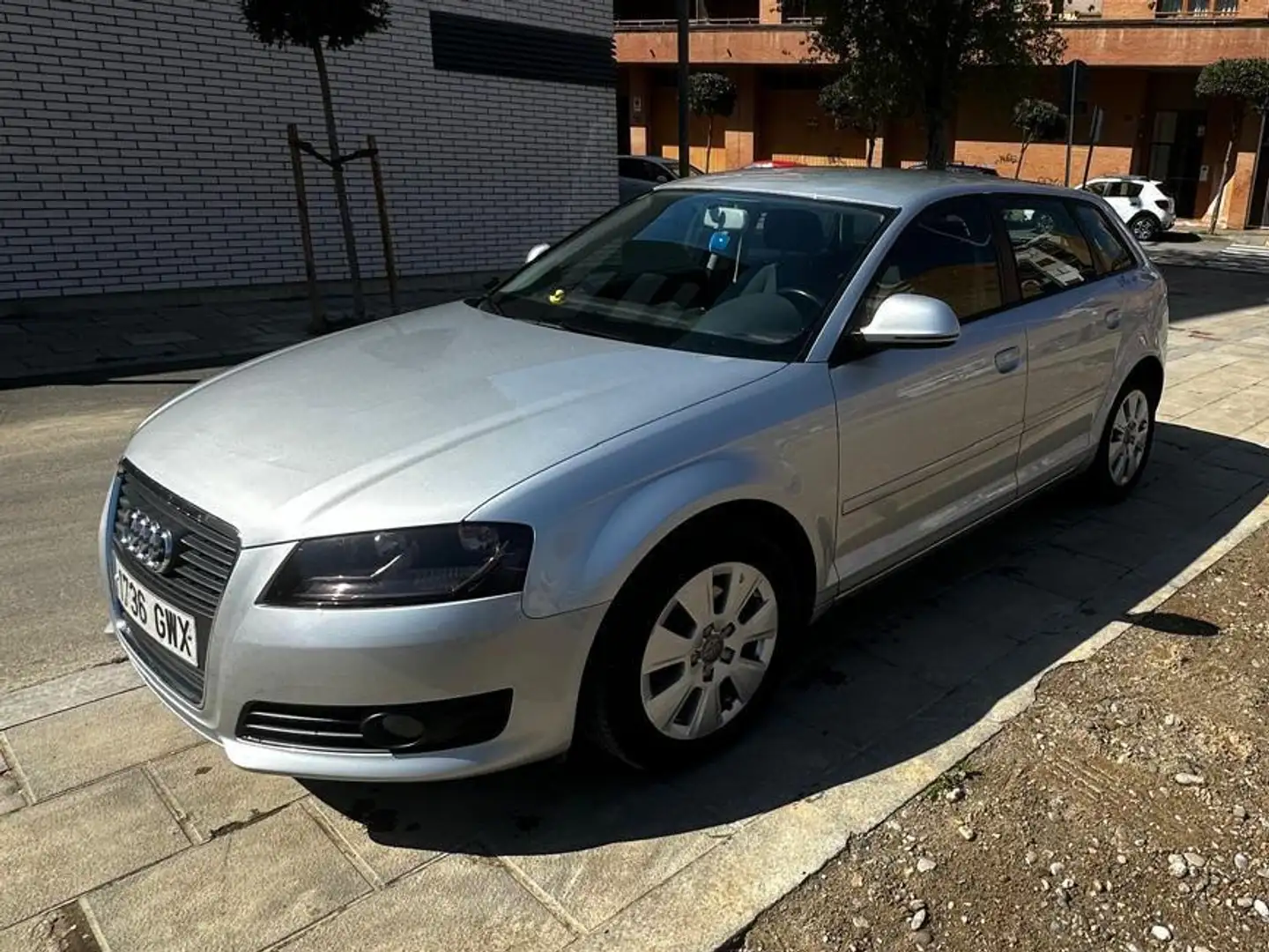 Audi A3 A3 Sportback 1.4 TFSI Ambiente Ambiente Plateado - 2