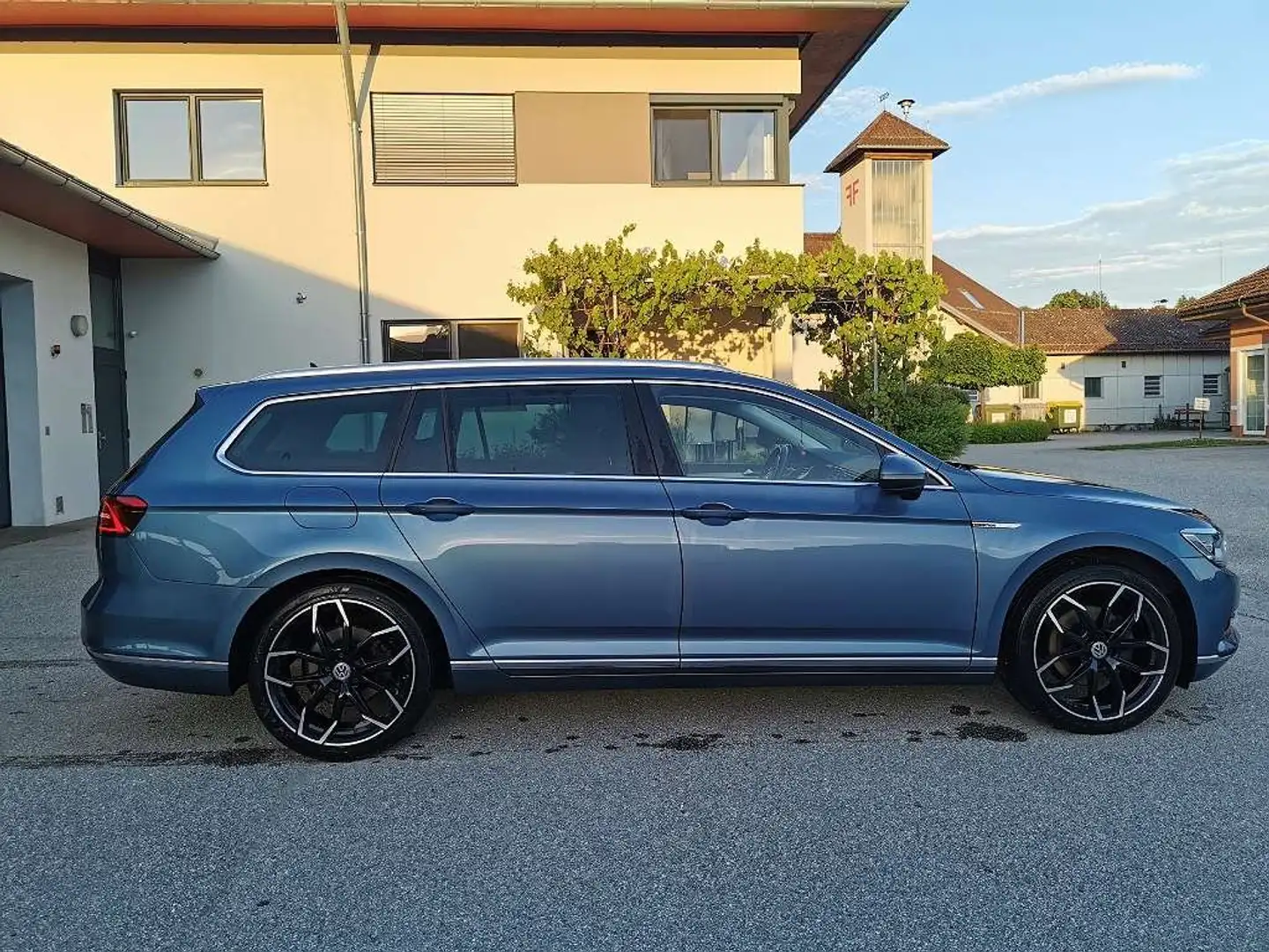 Volkswagen Passat Variant SCR Highline TDI 4Motion DSG Highline Blau - 2