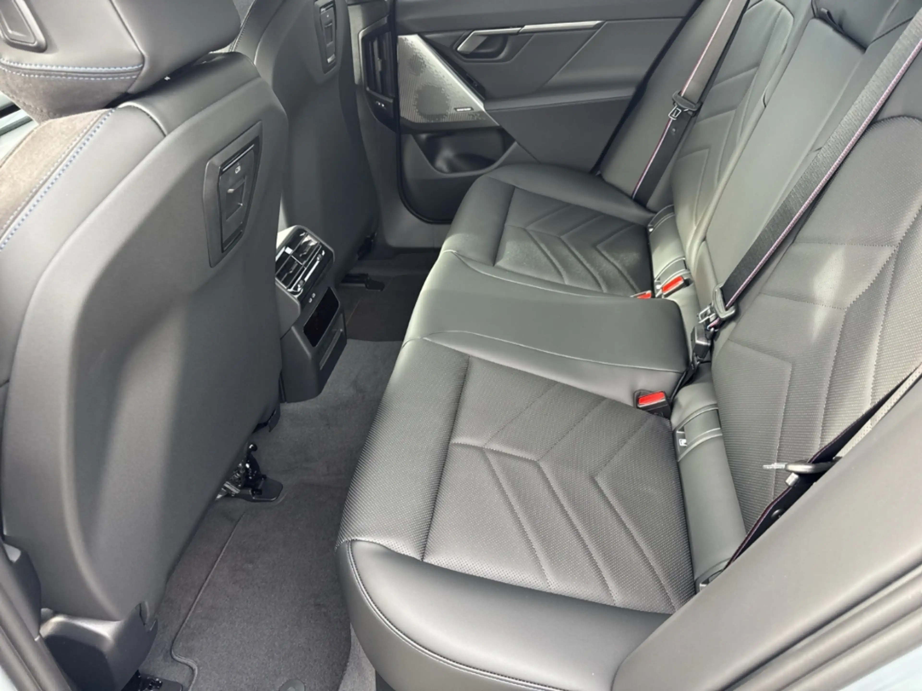 BMW i5 xDrive40 Limousine M Sport Pro LMR 20'' Park-Assis — photo 13