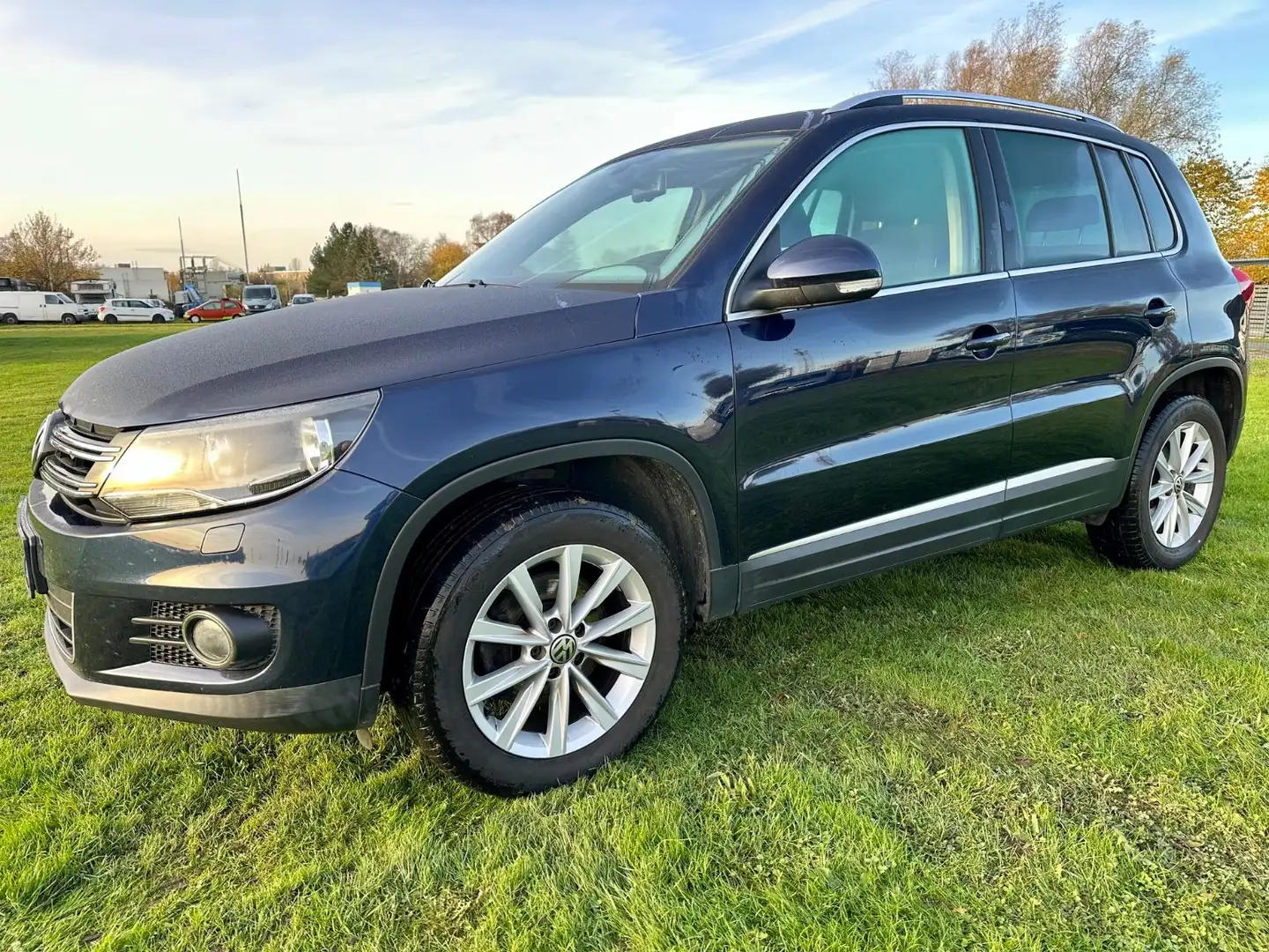 Volkswagen Tiguan Sport & Style BMT 4Motion Blau - 1