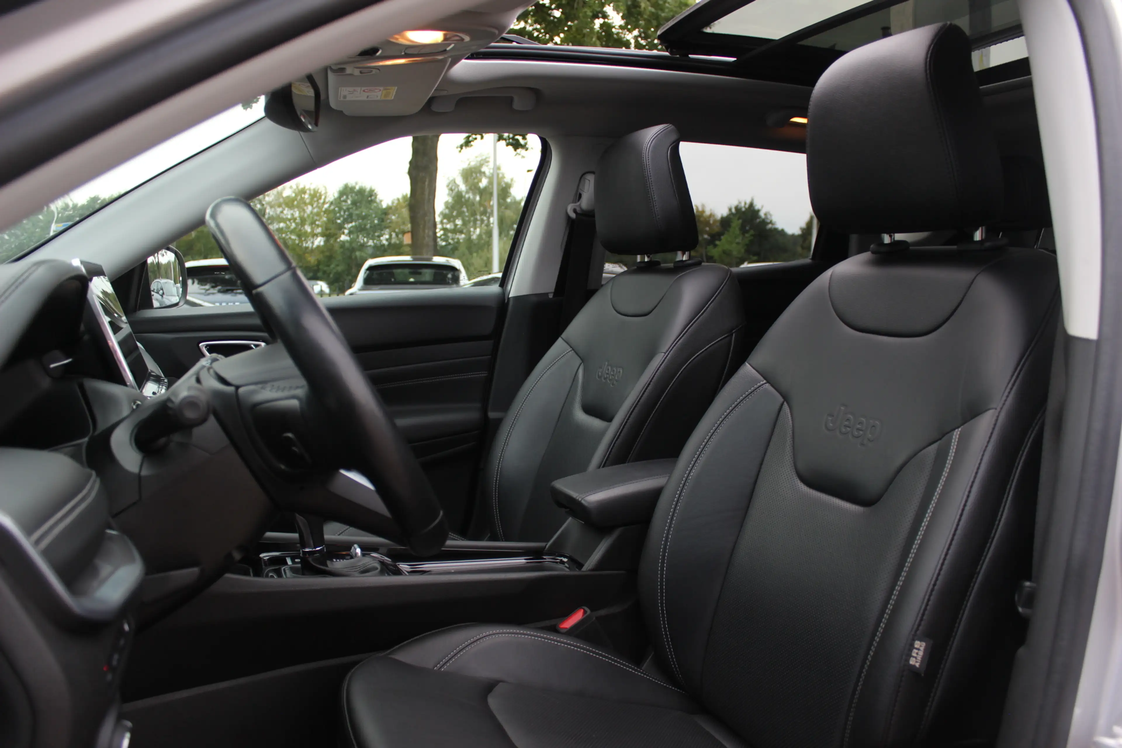 Jeep Compass 4xe 240 Plug-in Hybrid Electric S / Trekhaak / Pan — photo 4